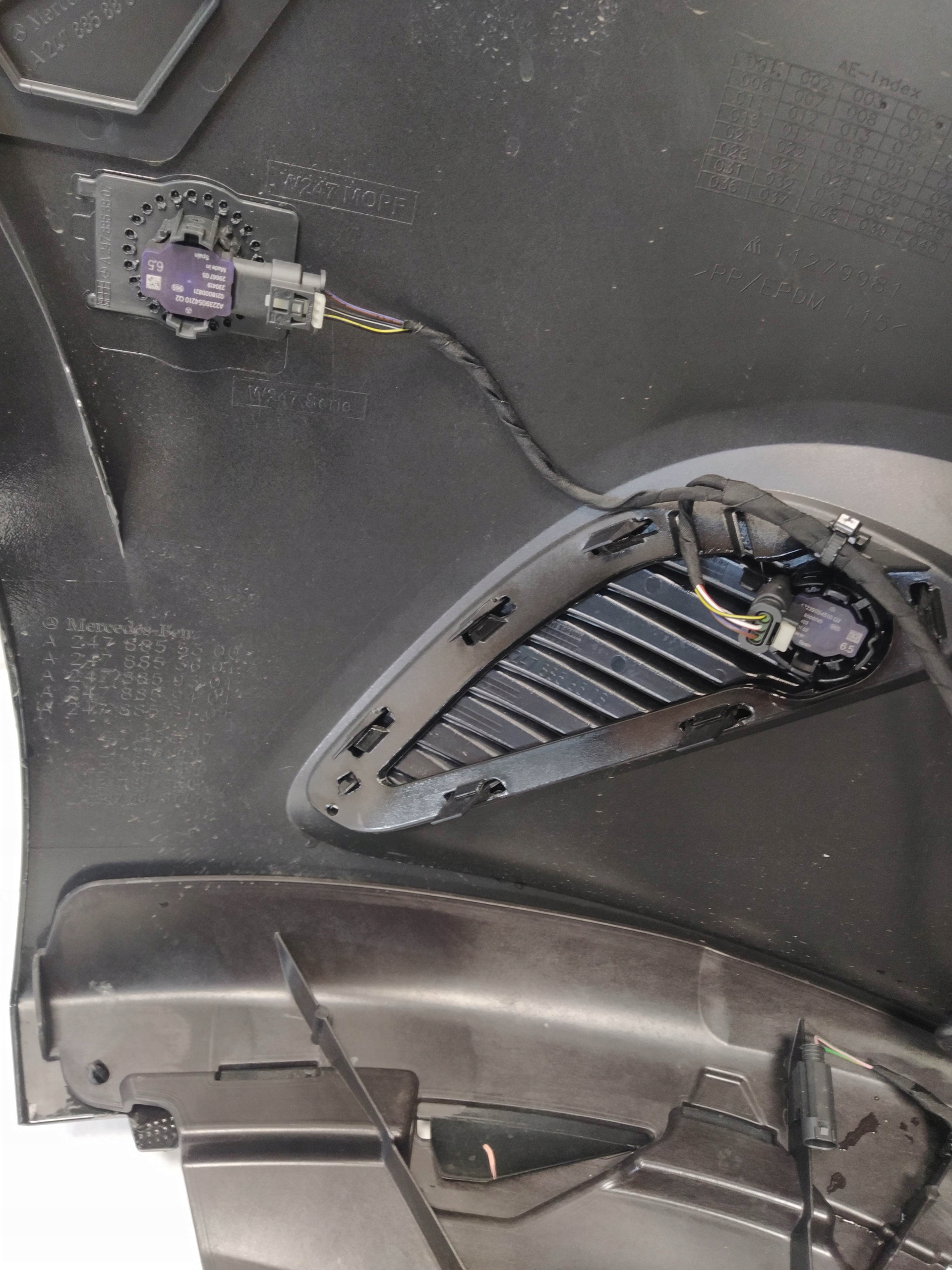 MERCEDES B KLASA W247 247 LIFT 18- front bumper complete 6xPDC