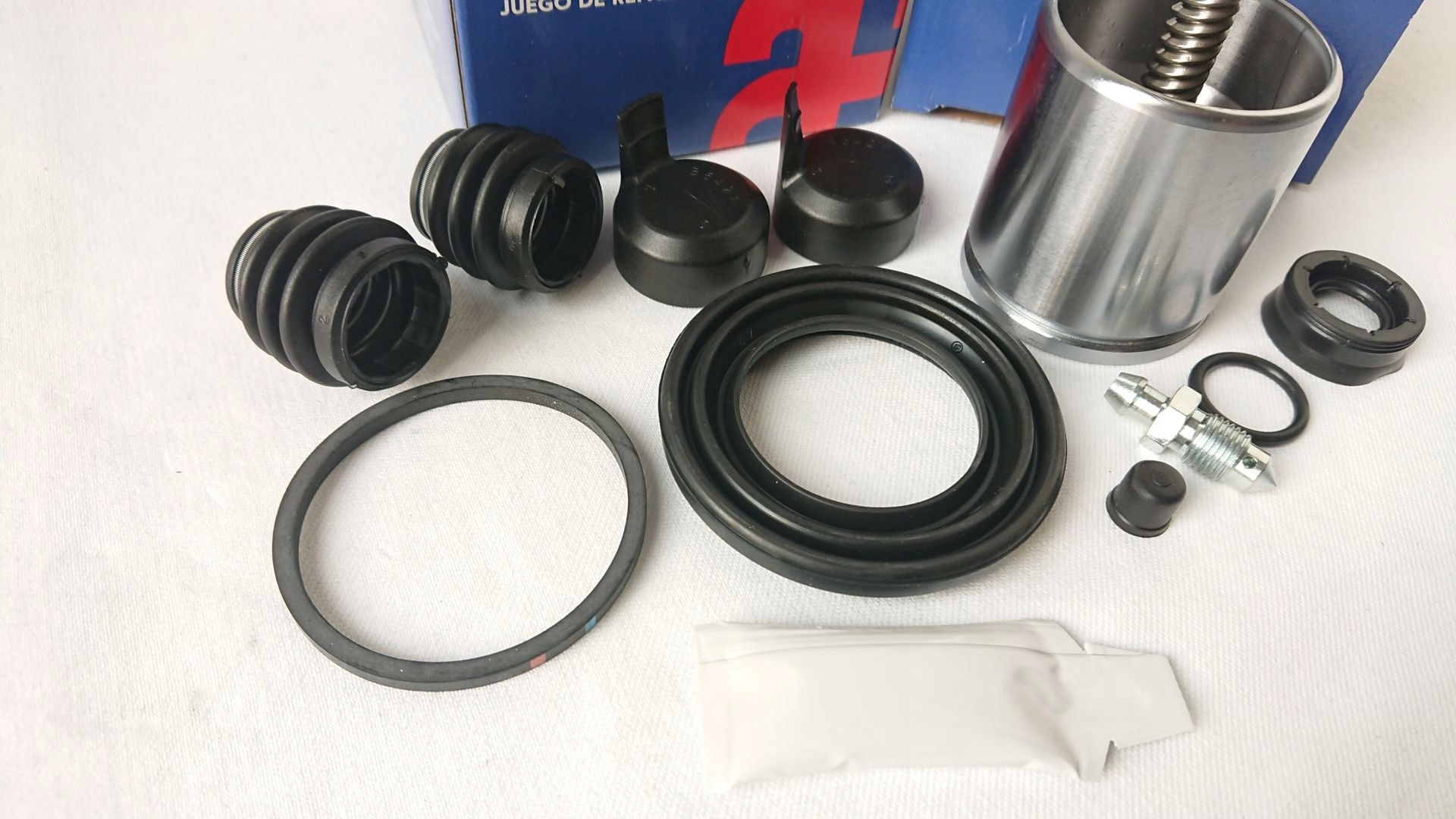 ZESTAW NAPRAWCZY ZACISKU TYL OPEL MOVANO B Part number D42575K