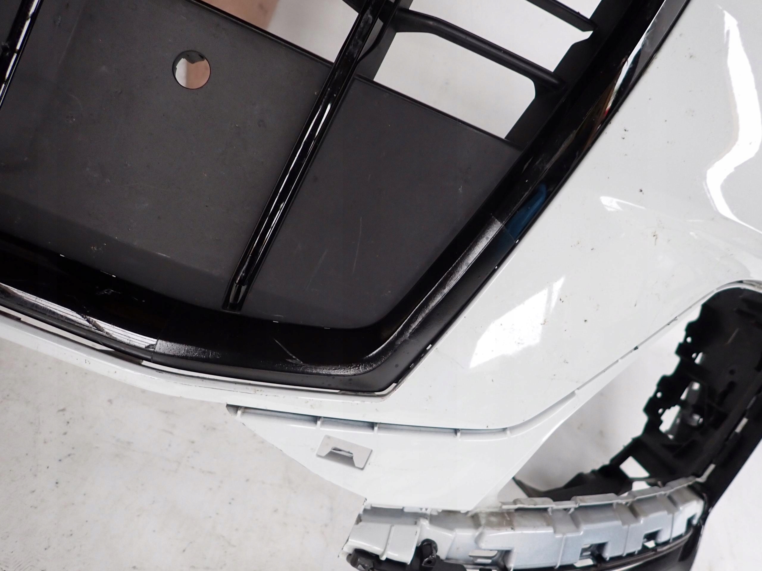 AUDI Q7 II 4M LIFT S-LINE 19- bumper front front SPR PDC