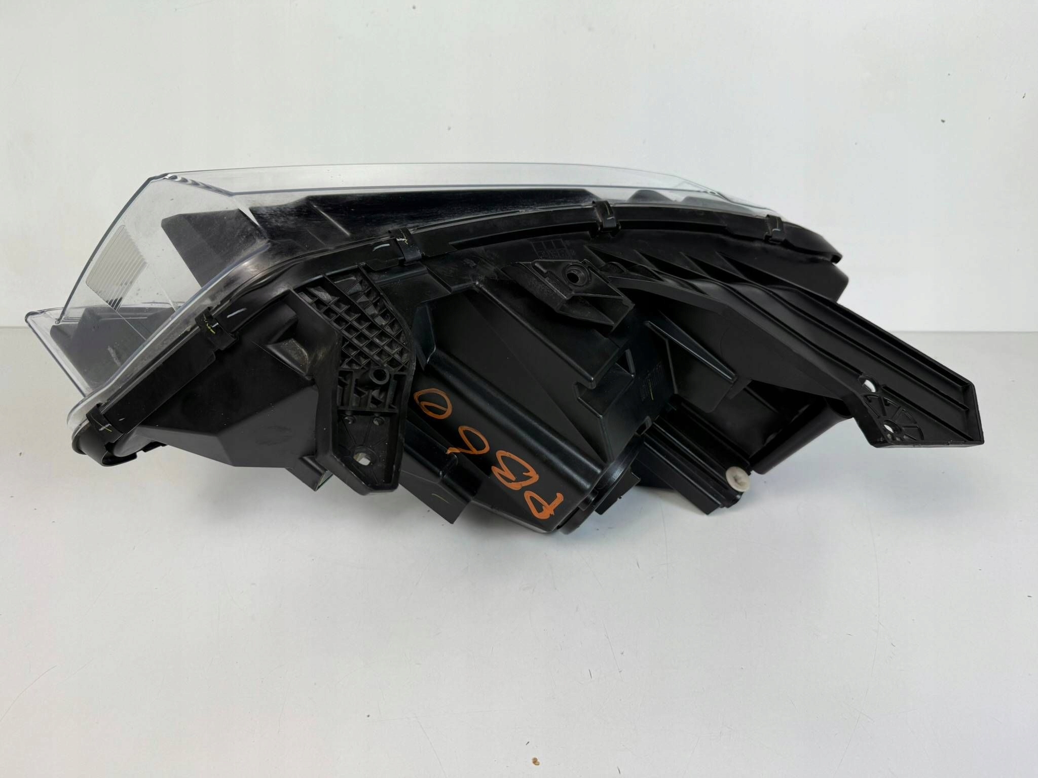 Chevrolet Camaro 2017 right side light front 23509012