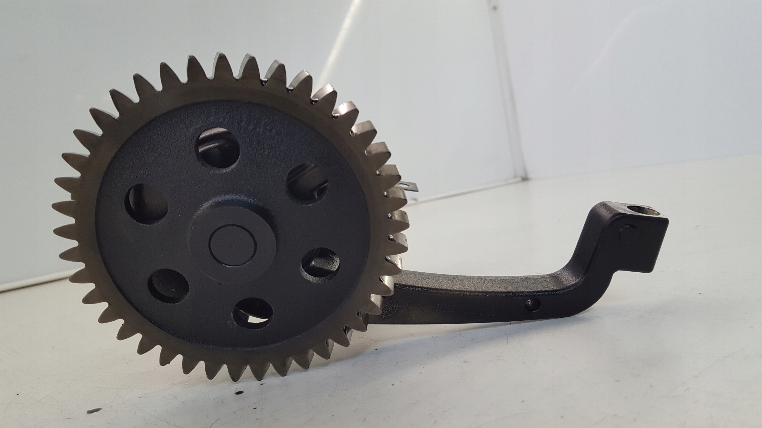 pump oil 070118153 VW T5