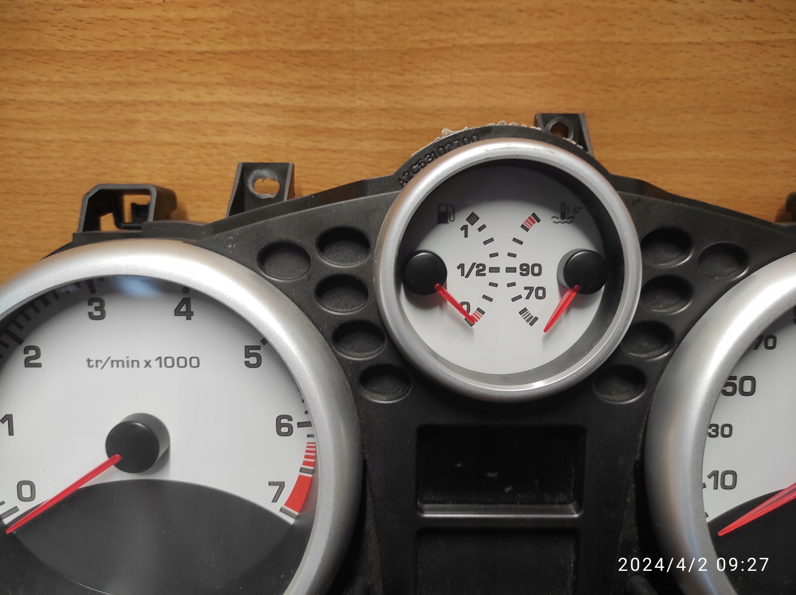 dials dials PEUGEOT 207 1.4 16V 9666132380