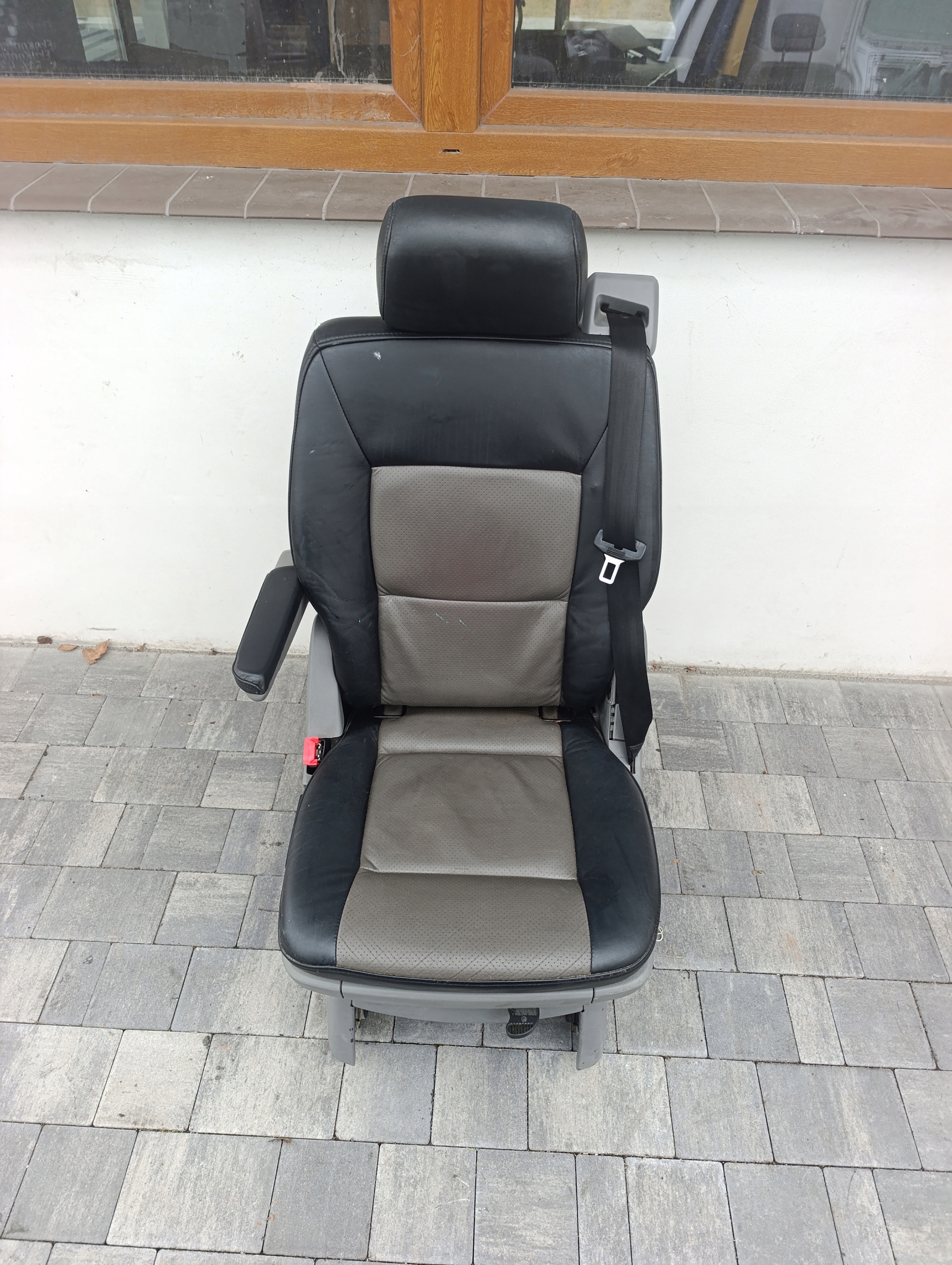 VW T5 T6 MULTIVAN Sitz drehend DRUGI/TRZECI RZAD Leder