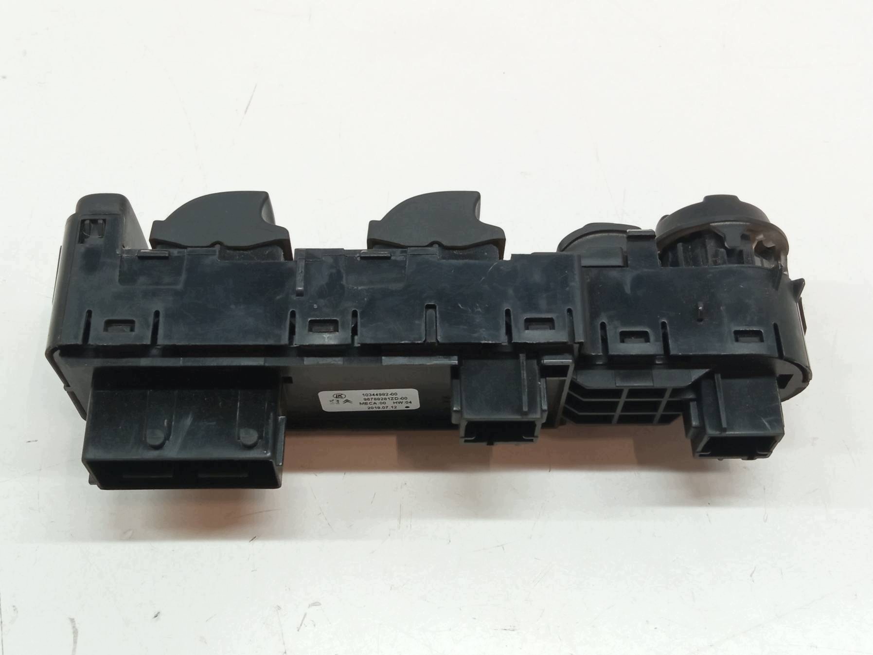window control switch left front 96788281ZD Opel Crossland and (2017-2024)