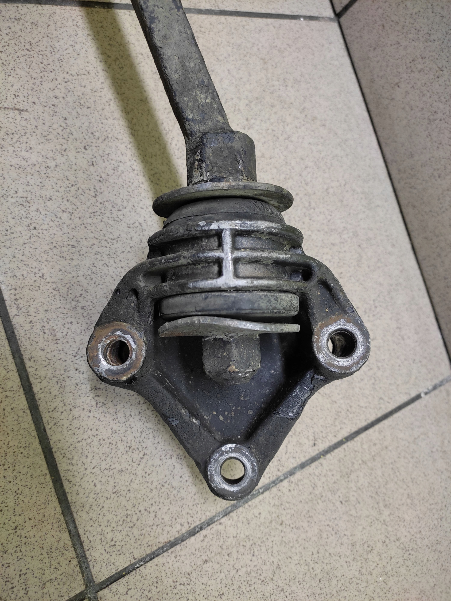 LADA SAMARA 1.5 Petit bras de la suspension Gauche Avant
