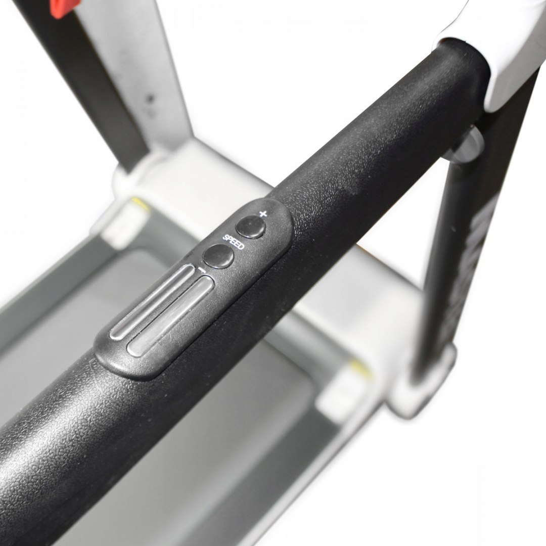 Bieżnia Elektryczna MASTER F12 Maksymalna waga użytkownika 100 kg