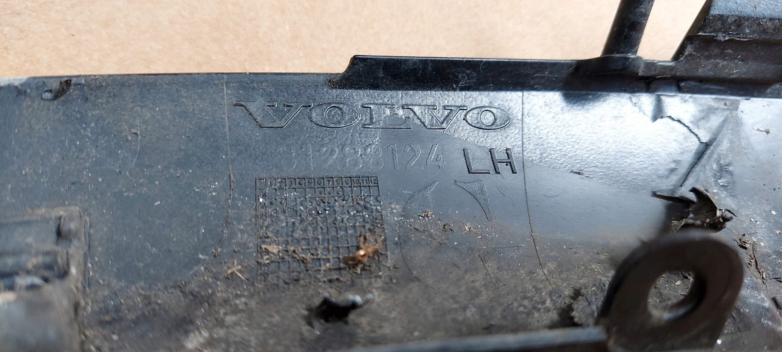 modanatura parafango sinistra Anteriore completa VOLVO C30 31283134