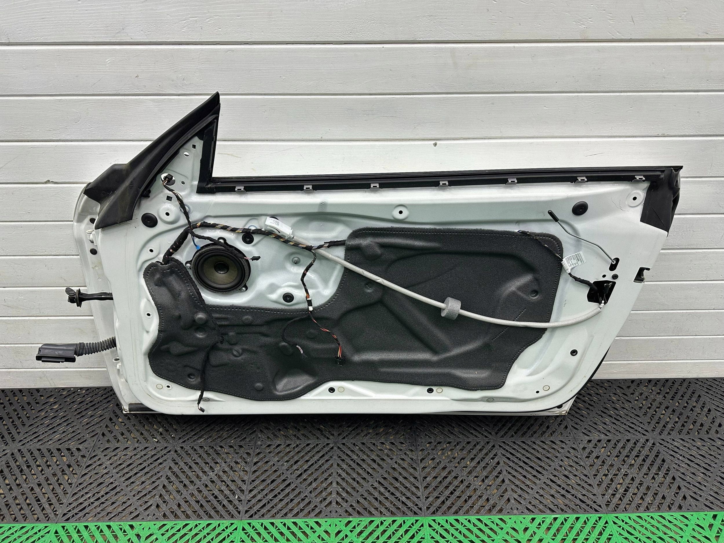 door coupe front side right BMW 2 F23 complete colour A96