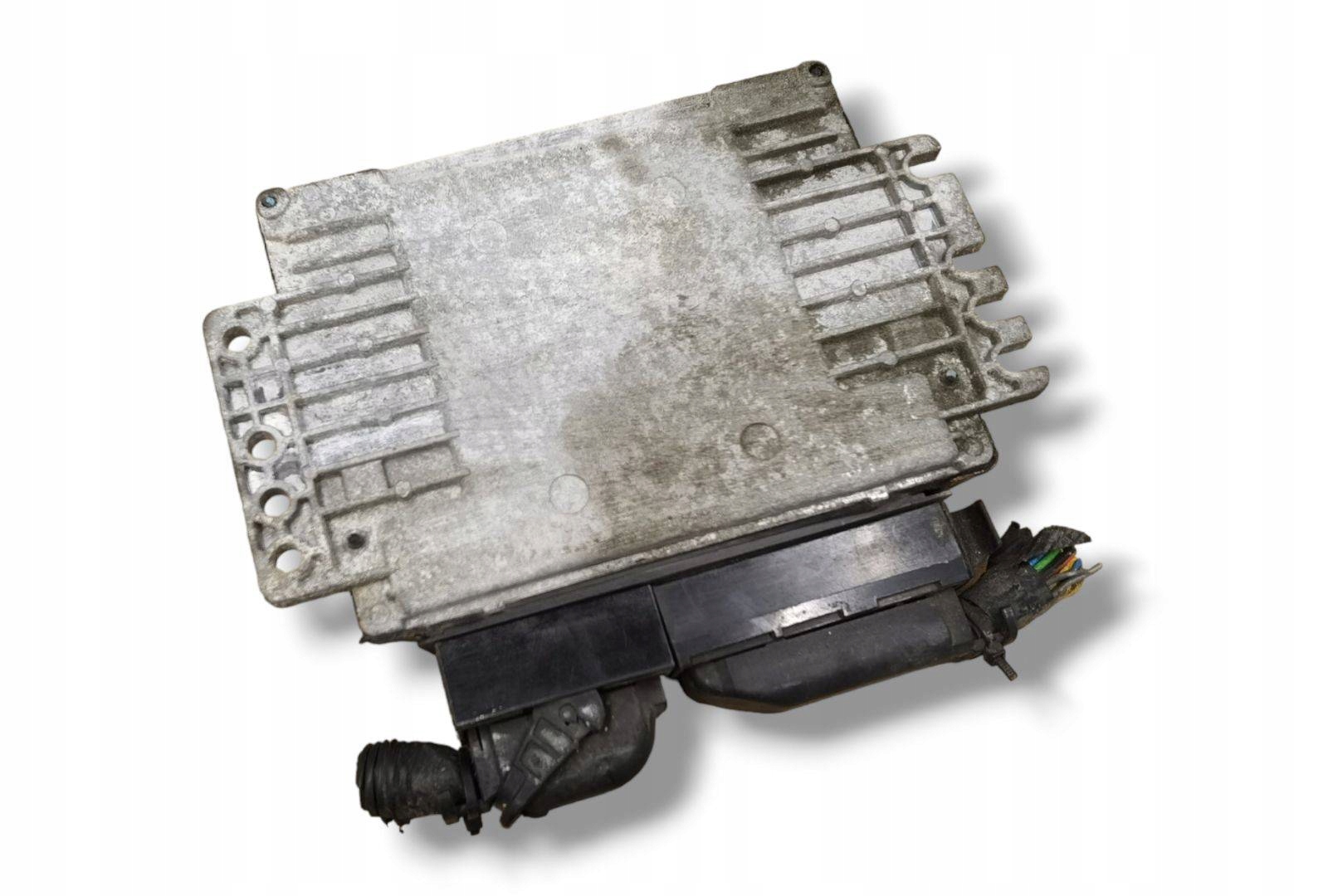 control unit of the engine Nissan Note E11 2008 MEC37-510