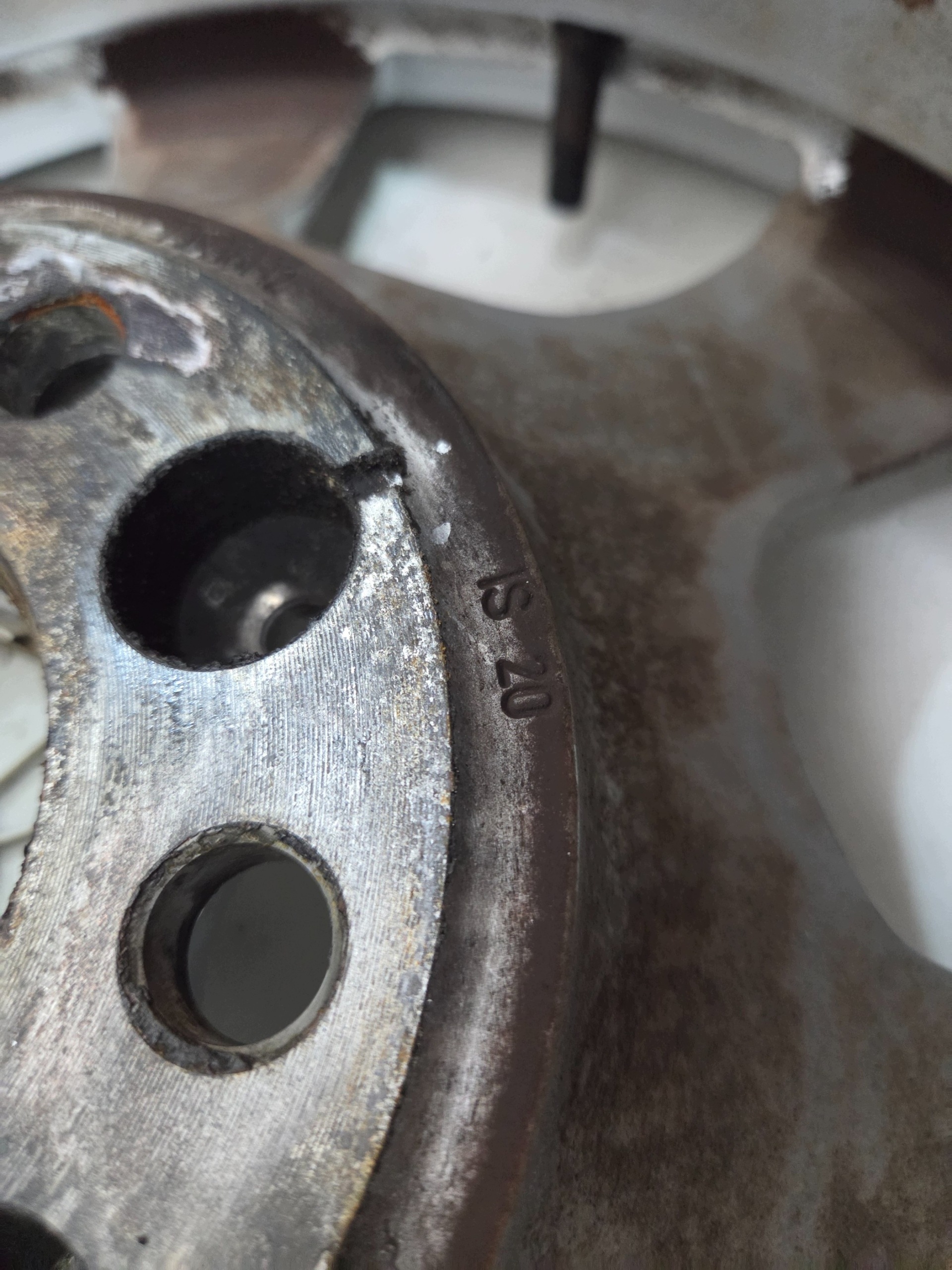 discs aluminium BMW E60 E61 16 CALI OE 6762000