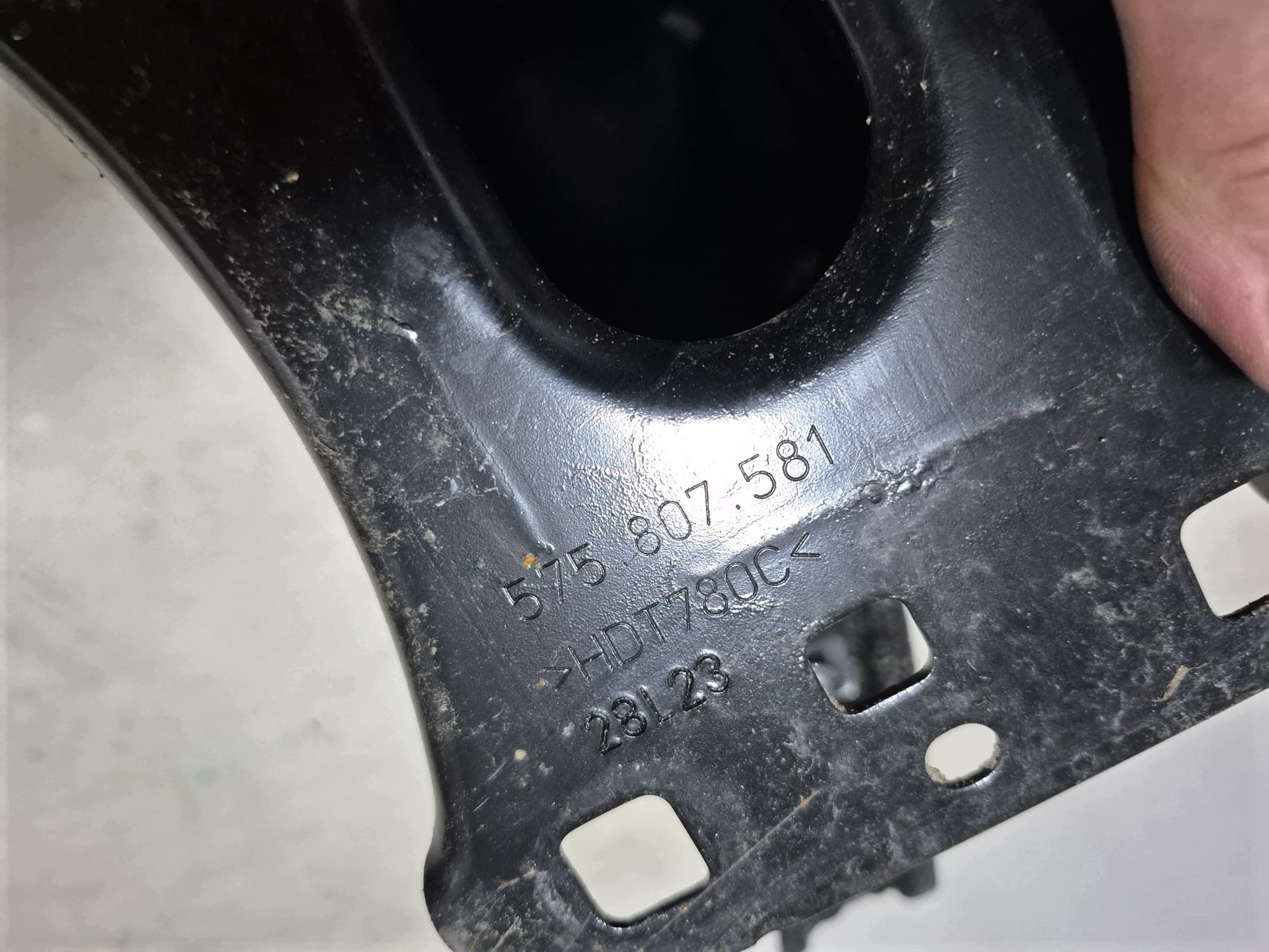 SEAT ATECA 575 16- sider front front of a bumper