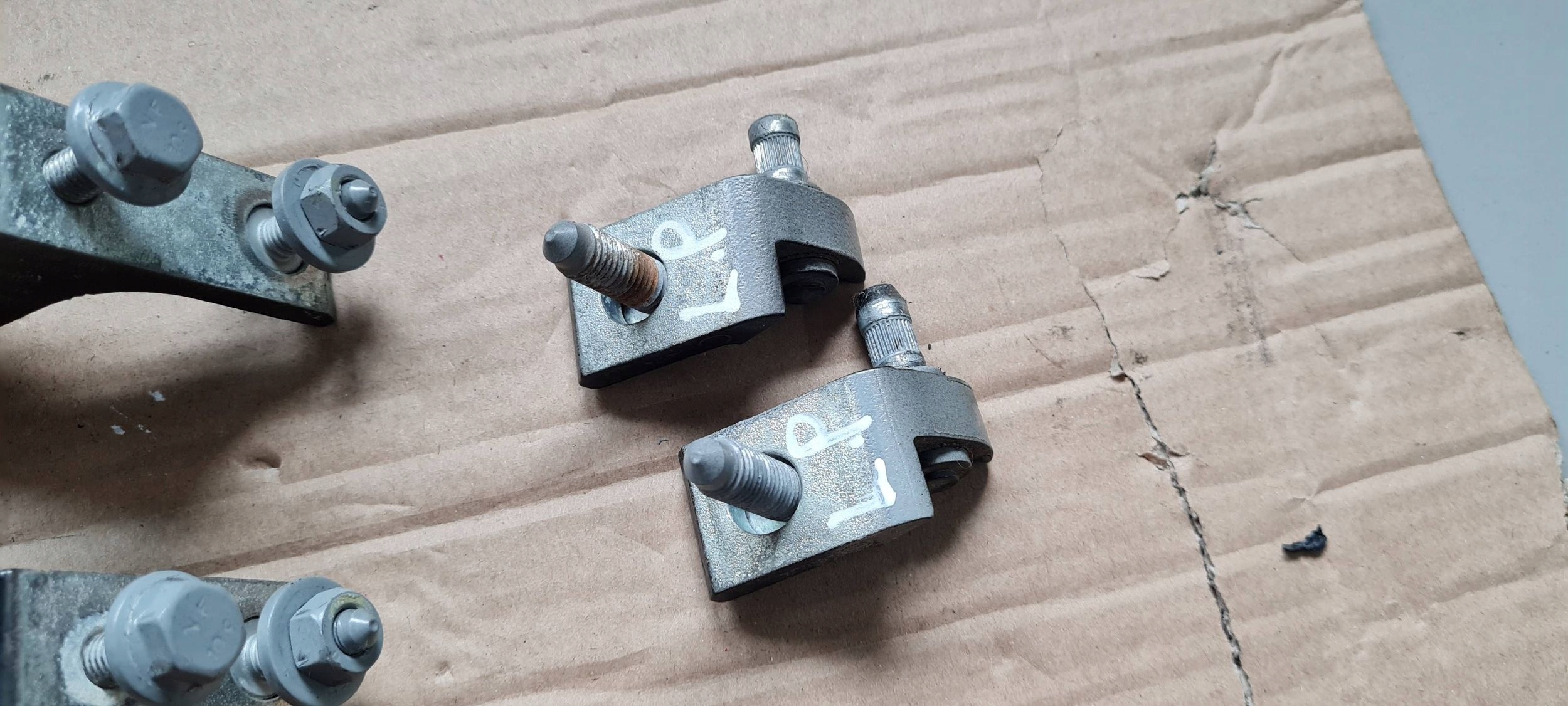 S4 B9 8W hinge hinges door left left front KOMPLET LY9T