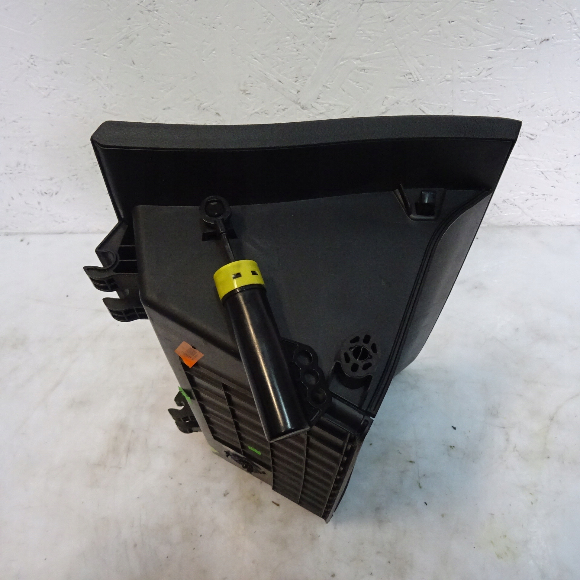 HYUNDAI I20 passenger compartment 84510-C8000