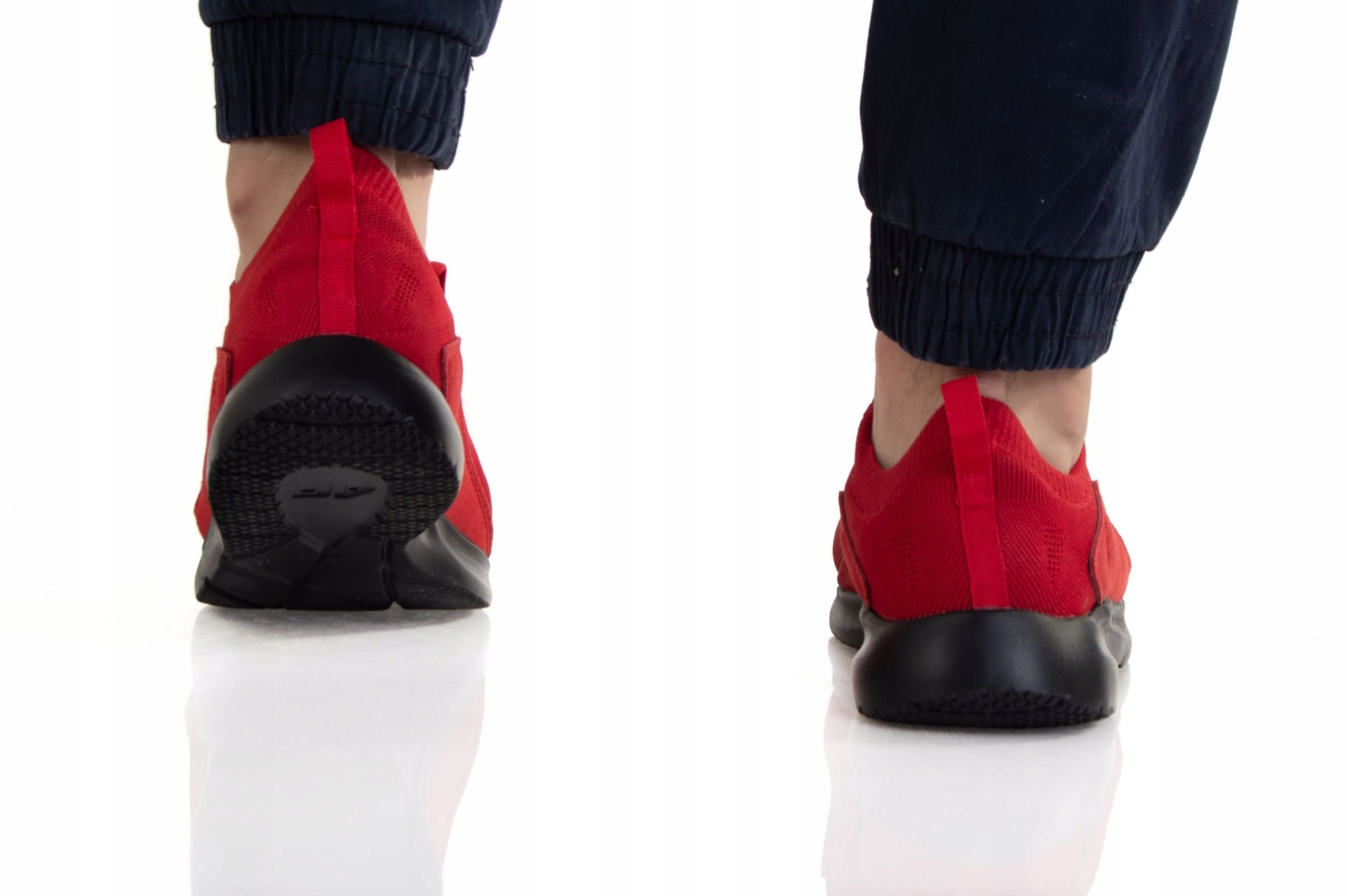 BUTY 4F D4L22 OBML202 CZERWONE R. 40 Długość wkładki 25.5 cm