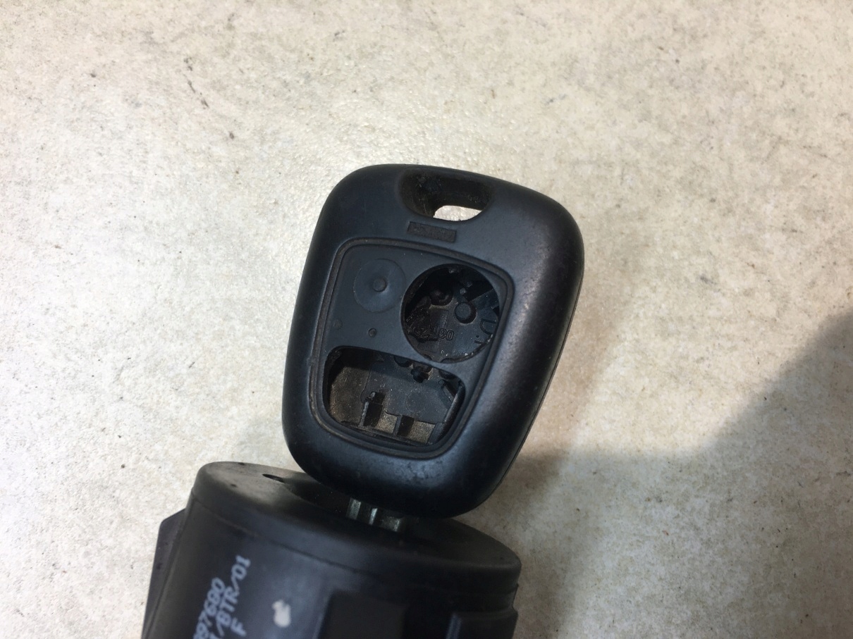 ignition key PEUGEOT PARTNER and FL 2.0 HDI