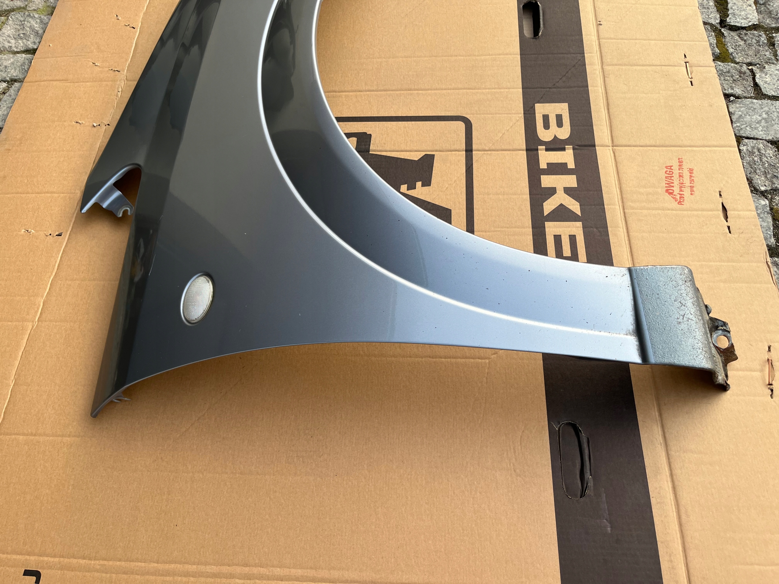fender right front Opel MERIVA A Z163 03-10r.