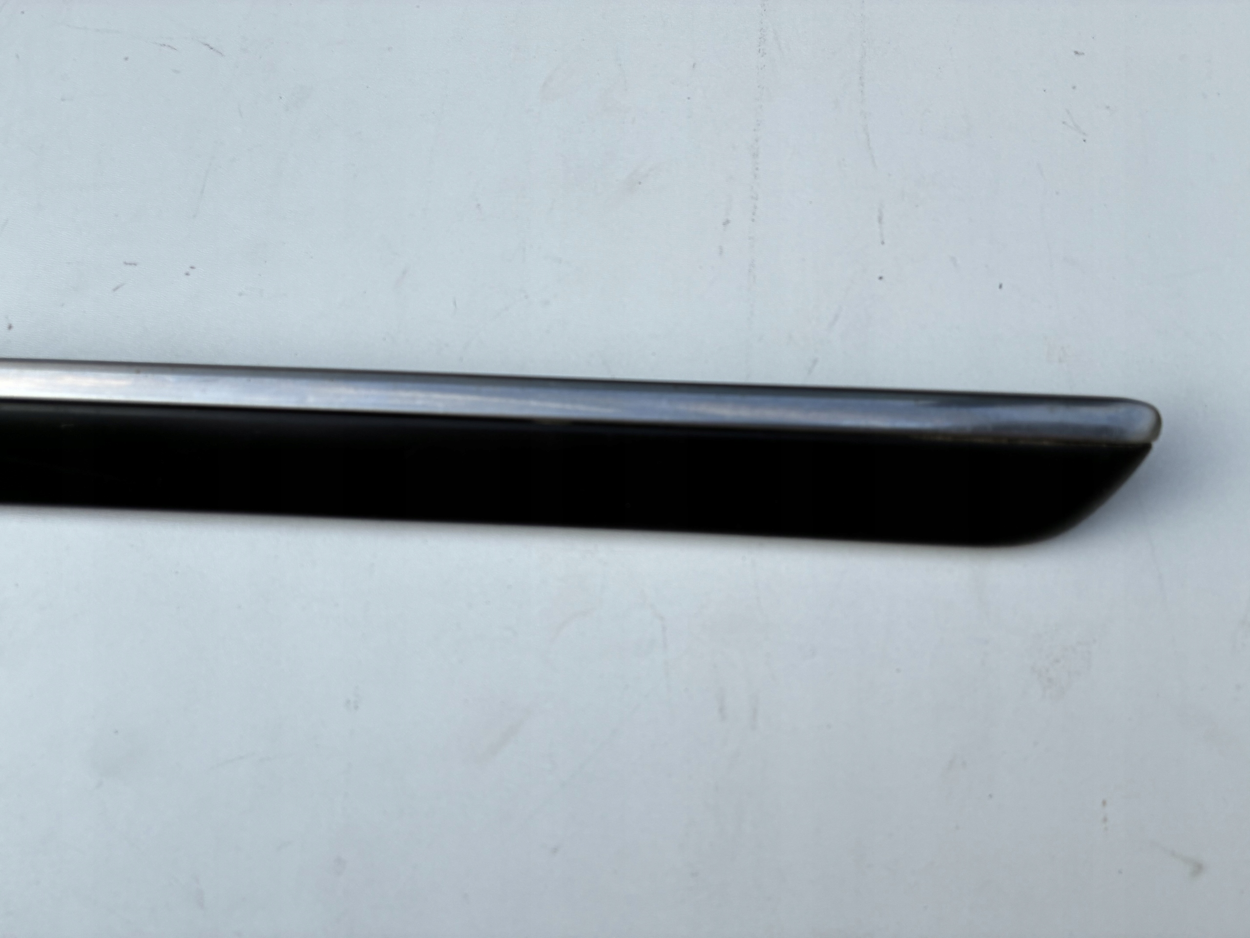 moulding door chrom right front Peugeot 407 04-11r. ==OEM==