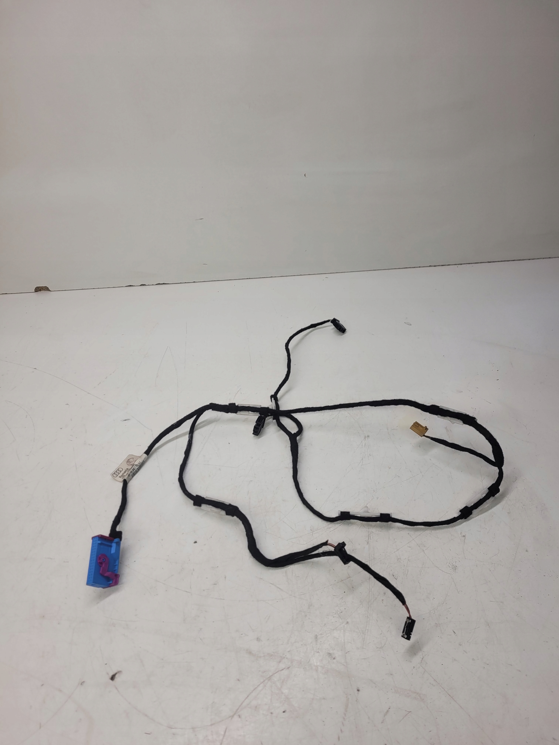 WIĄZKA BOCZKA DRZWI PRAWY P AUDI A6 C6 4F1971036E