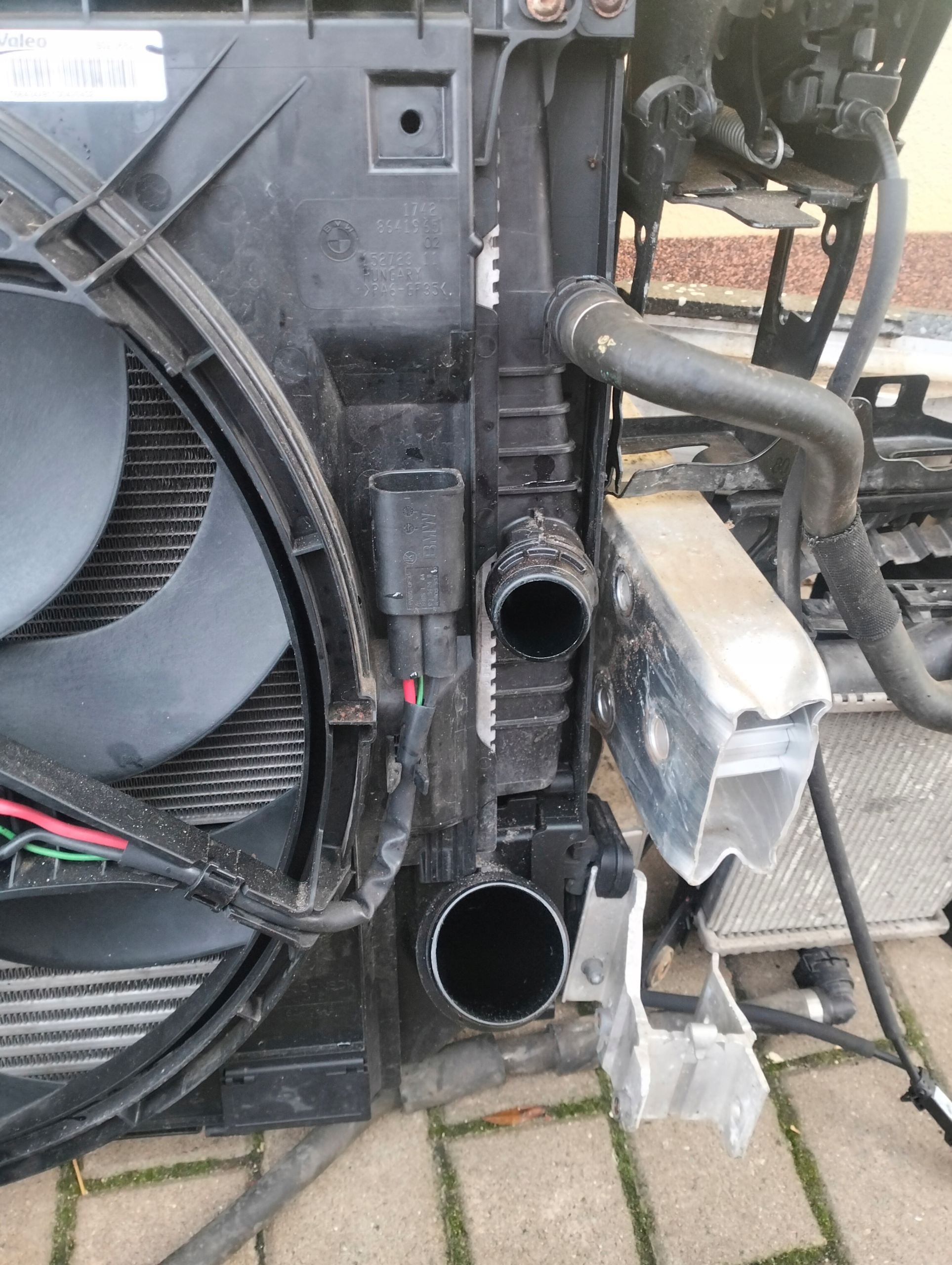 PAS WZMOCNIENIE CHŁODNICA BMW 3 F30 F31 335D M PAKIET Wersja Europejska