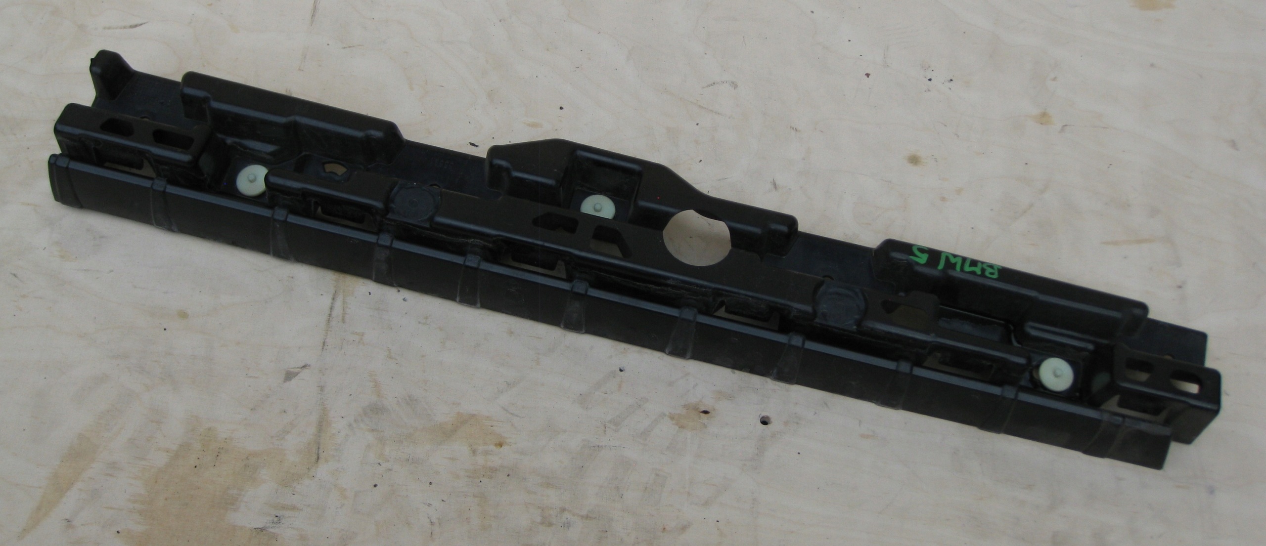 BMW 5 G30 3.0D 19R Support Console Support plaque Jupes Gauche 7387343