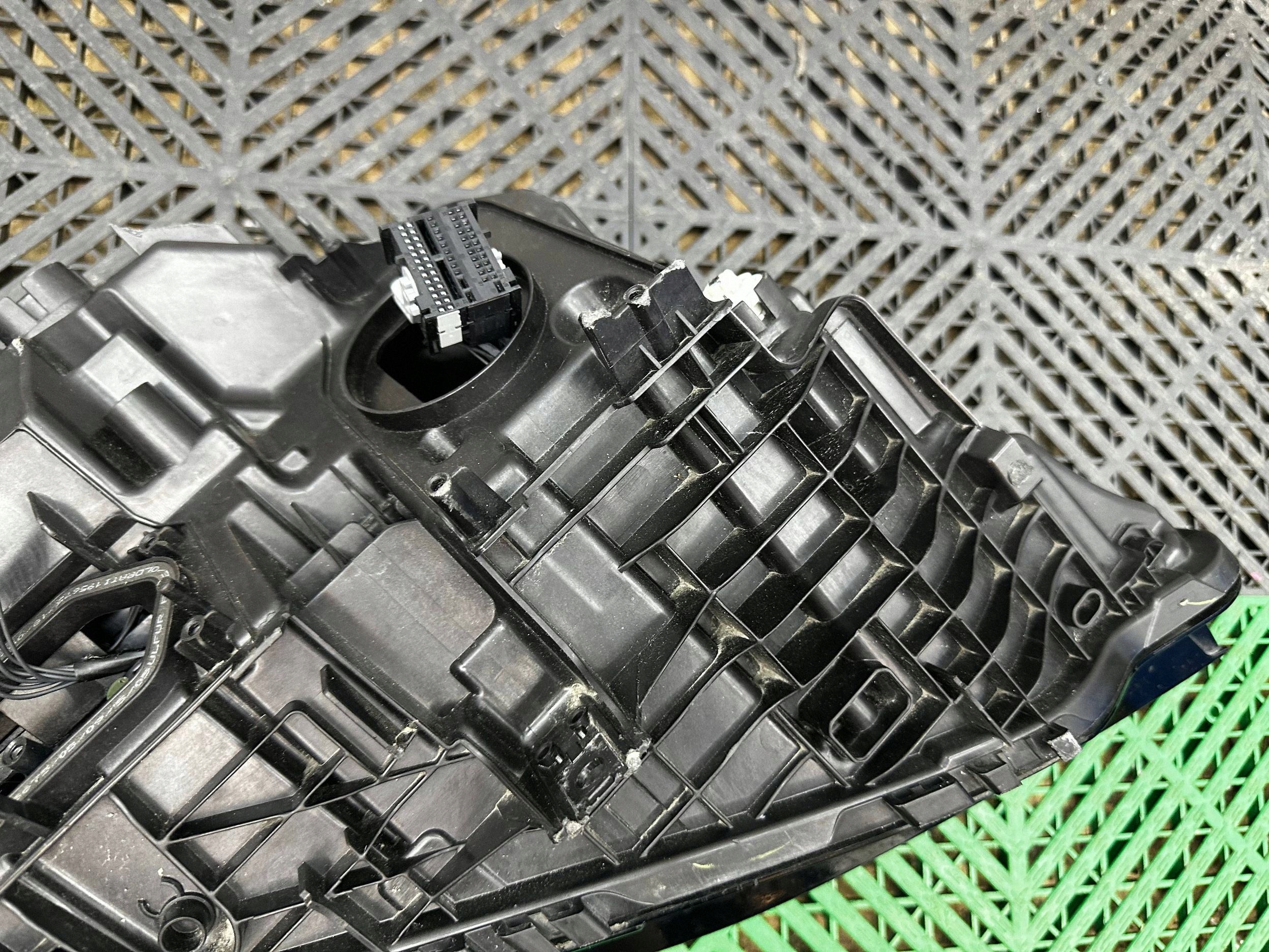 light front side left BMW 3 G20 G21 LIFT 5A1A351