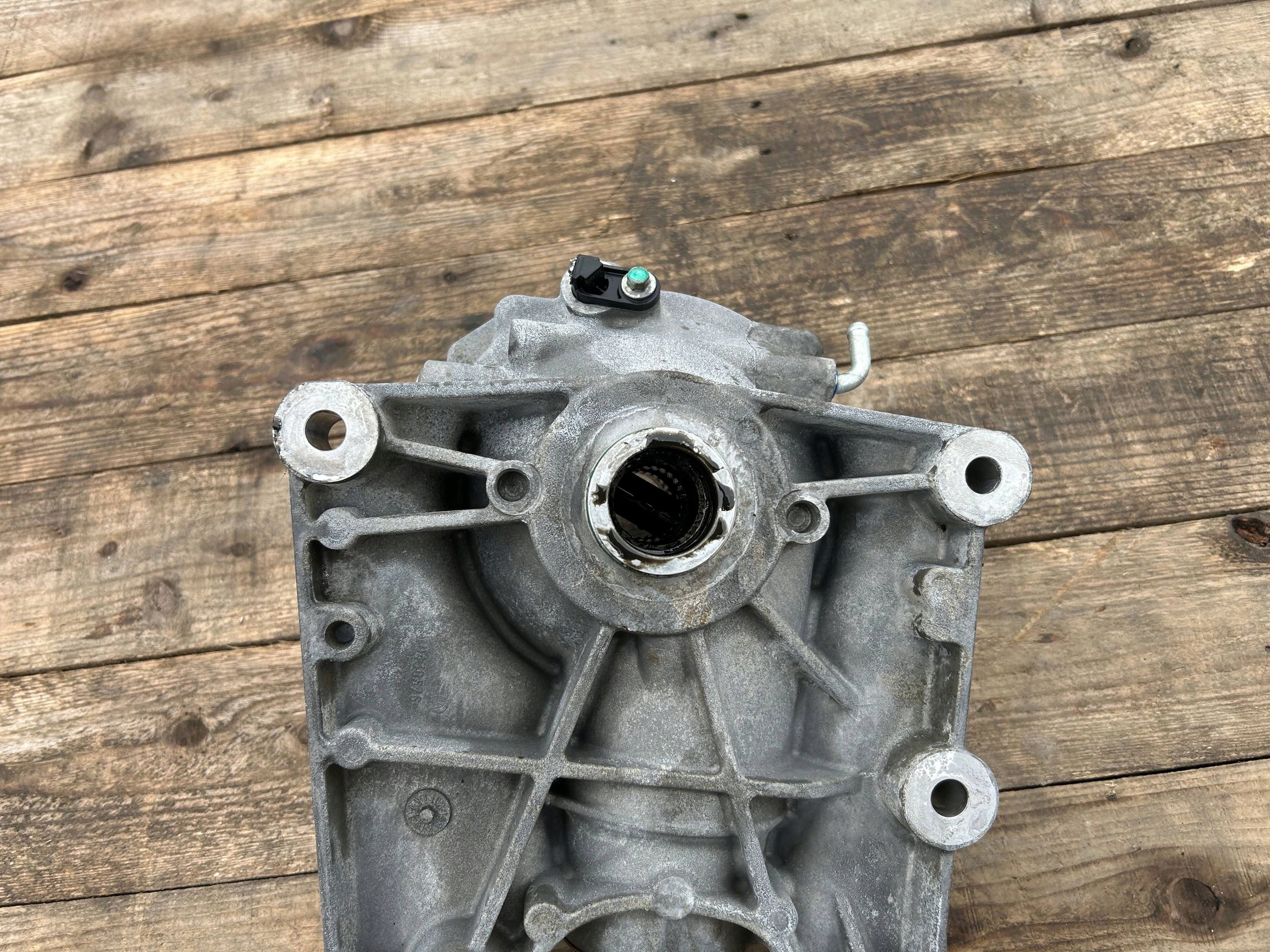 diff differential front front control katowa Ford Explorer 4X4 2020