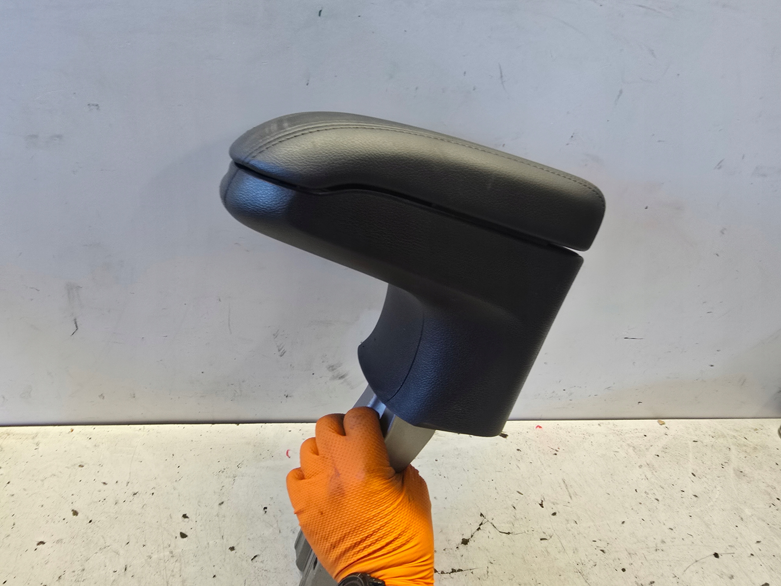 OPEL ZAFIRA C armrest original black