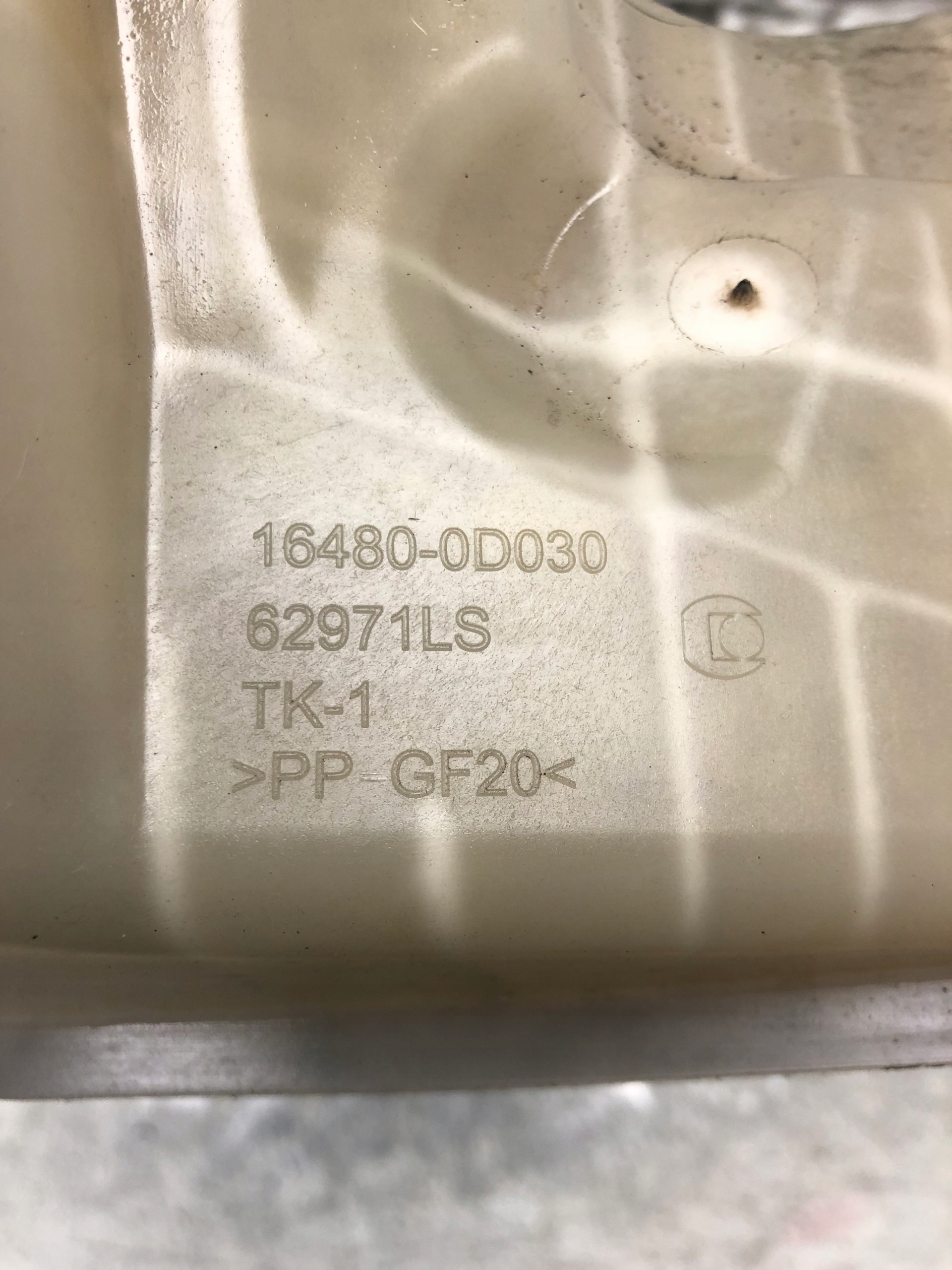 VASCHETTA Serbatoio acqua TOYOTA AURIS e 16480-0D030