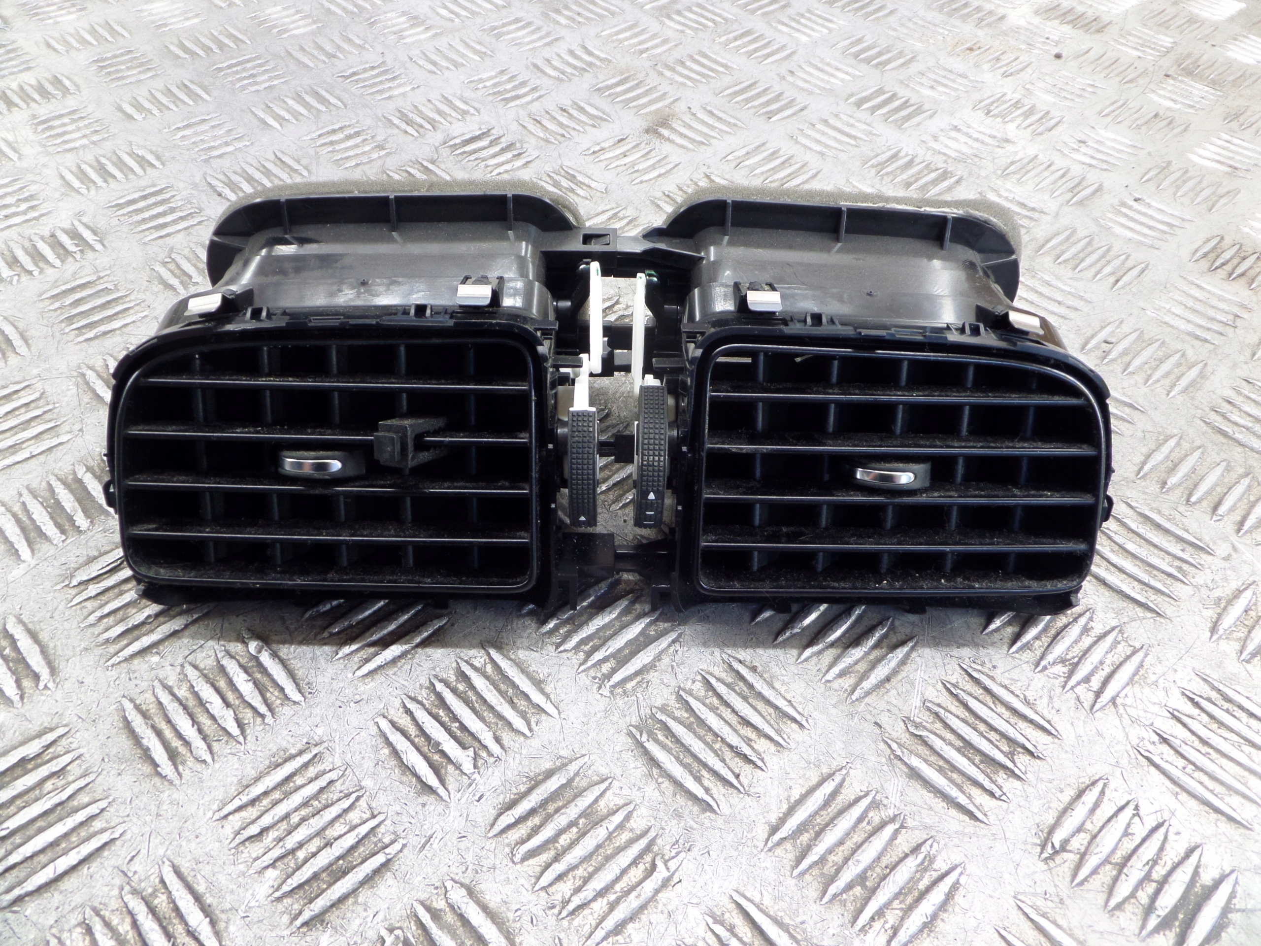 VW POLO 6R 6C Kratki des lüfters 6C0819728