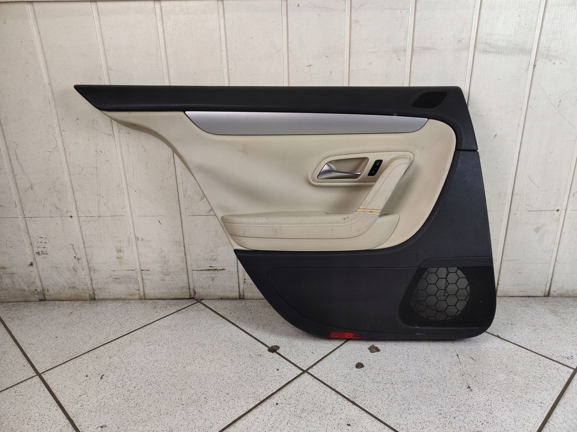 side door rear part left side Volkswagen Passat CC 2009 0903407974