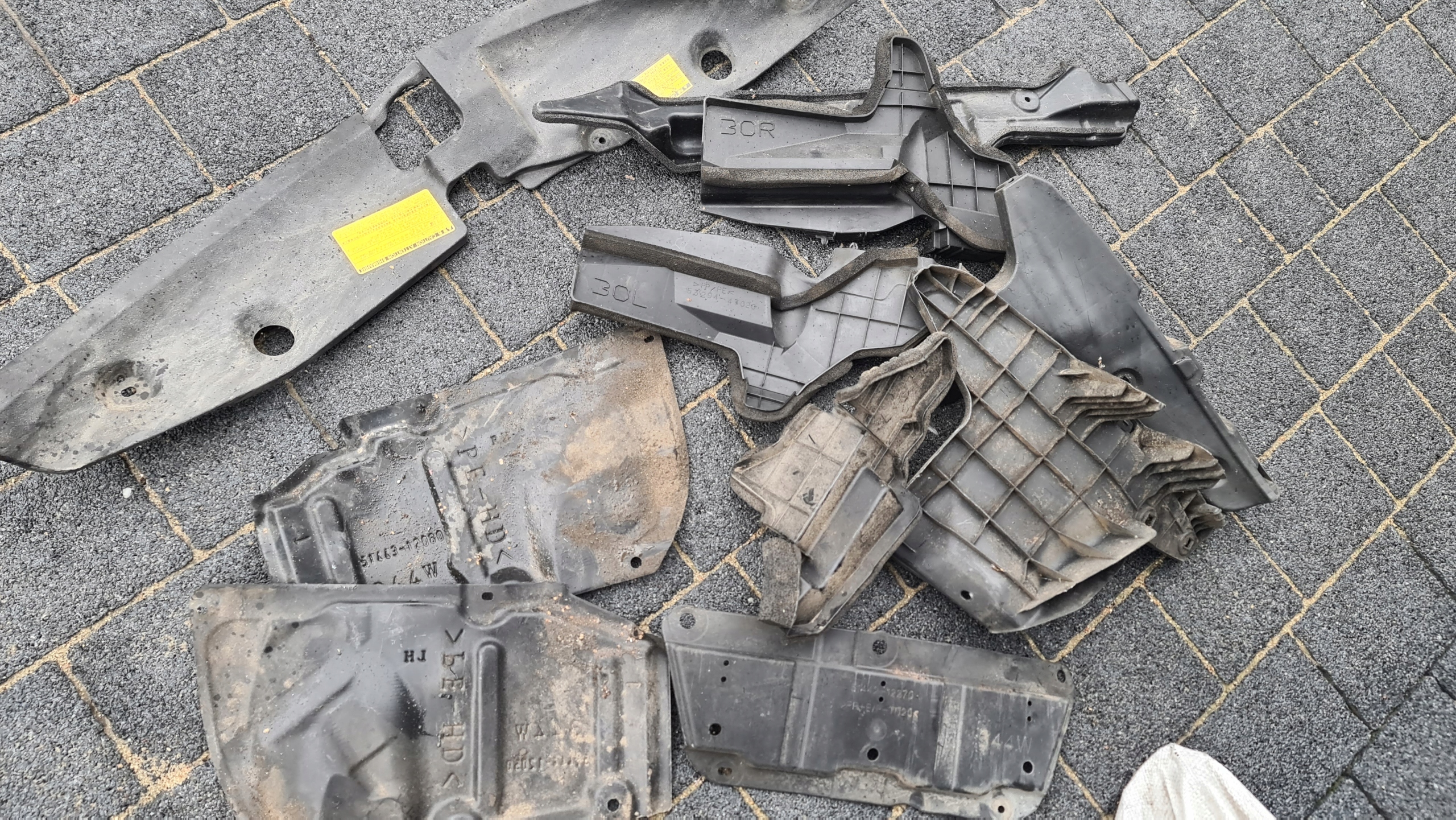 52592-47030 - Prius Plus + задний бампер