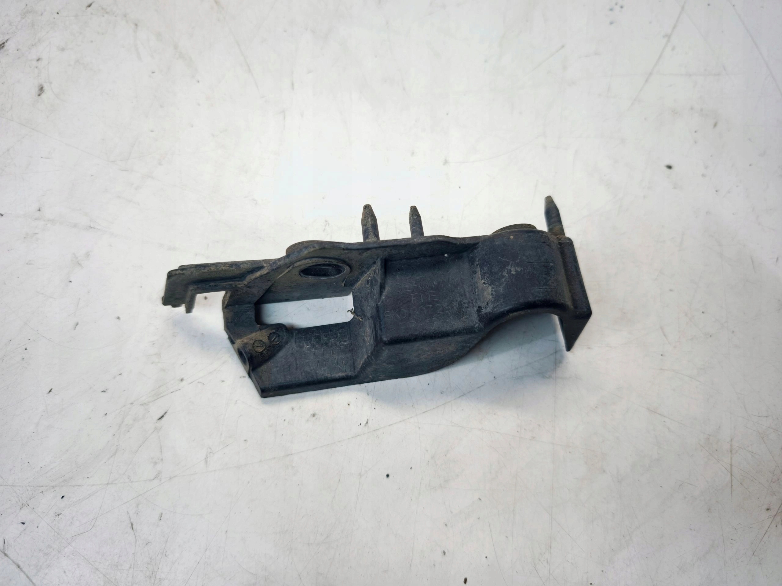 support holder of a bumper left front AUDI A4 B8 LIFT 8K0807283E