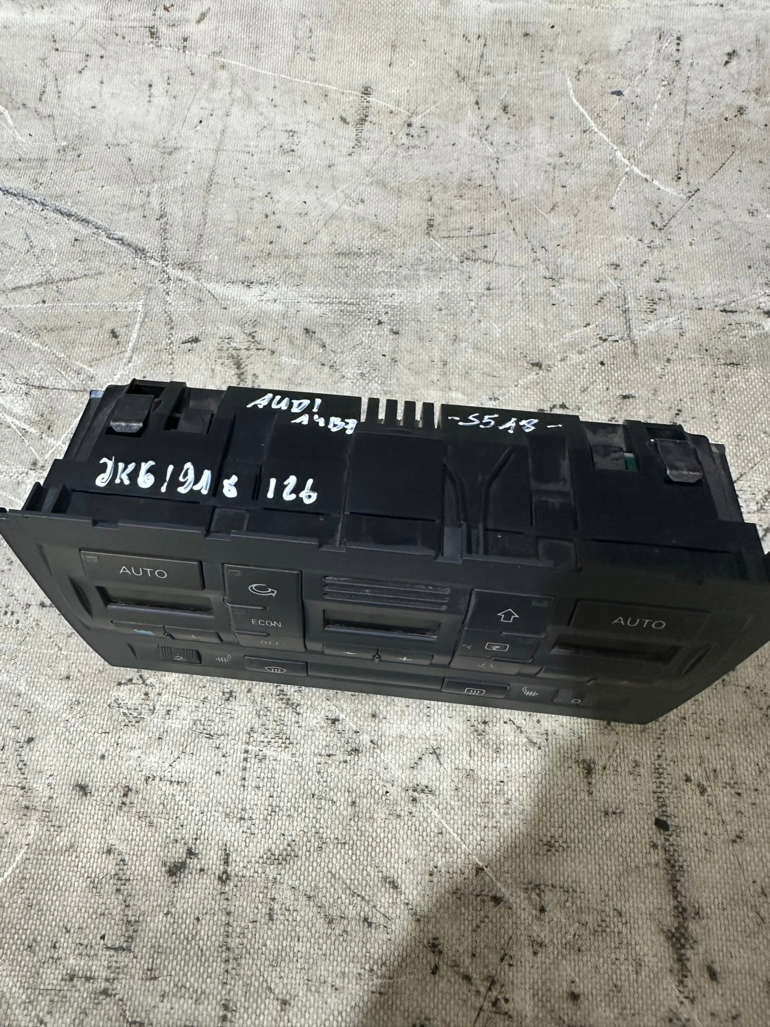 panel ovládání klími klimatizaci AUDI A4 B7 8E0820043BM