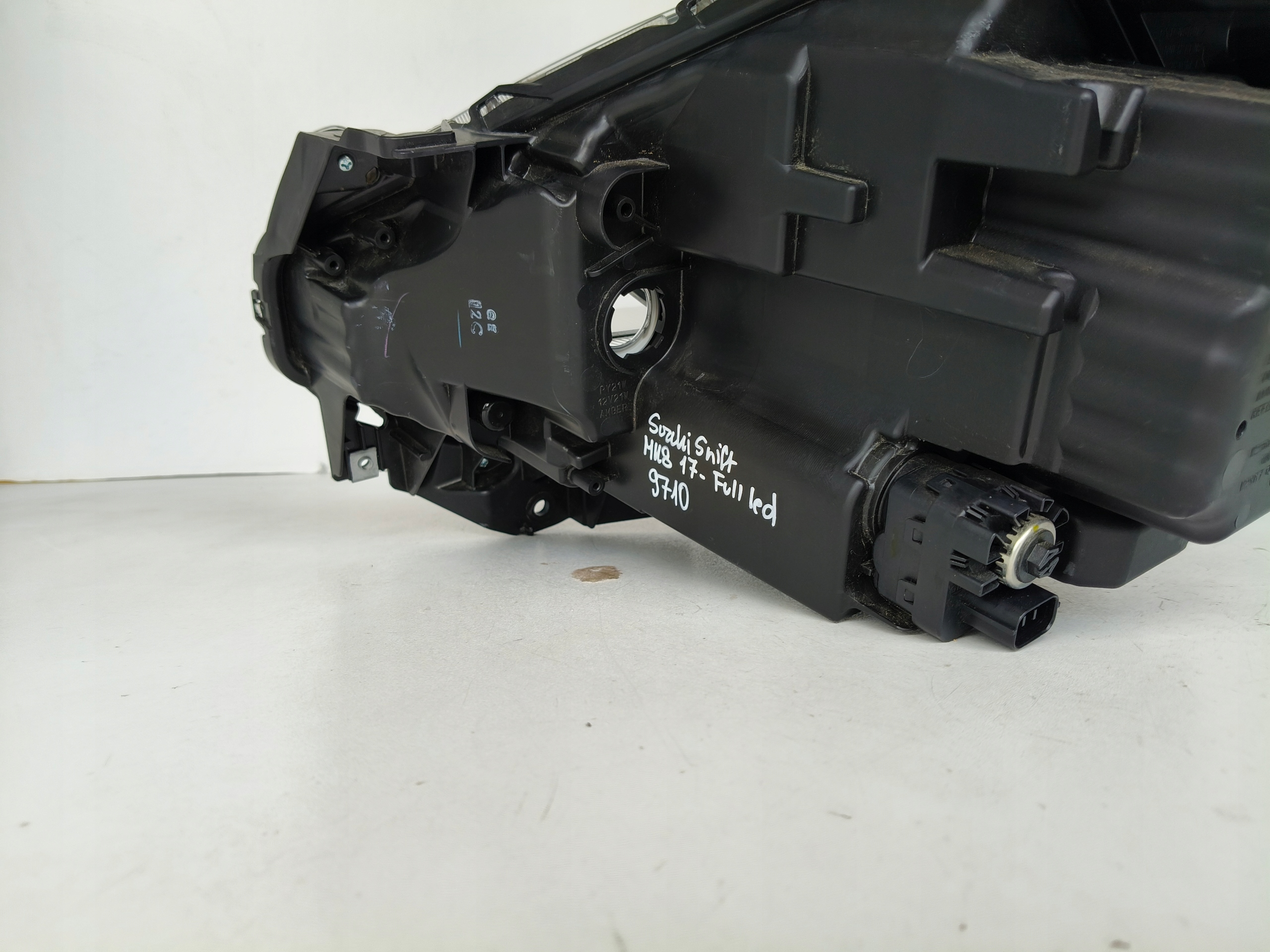 light right REFLEKTOR SUZUKI SWIFT MK8 17- FULL LED