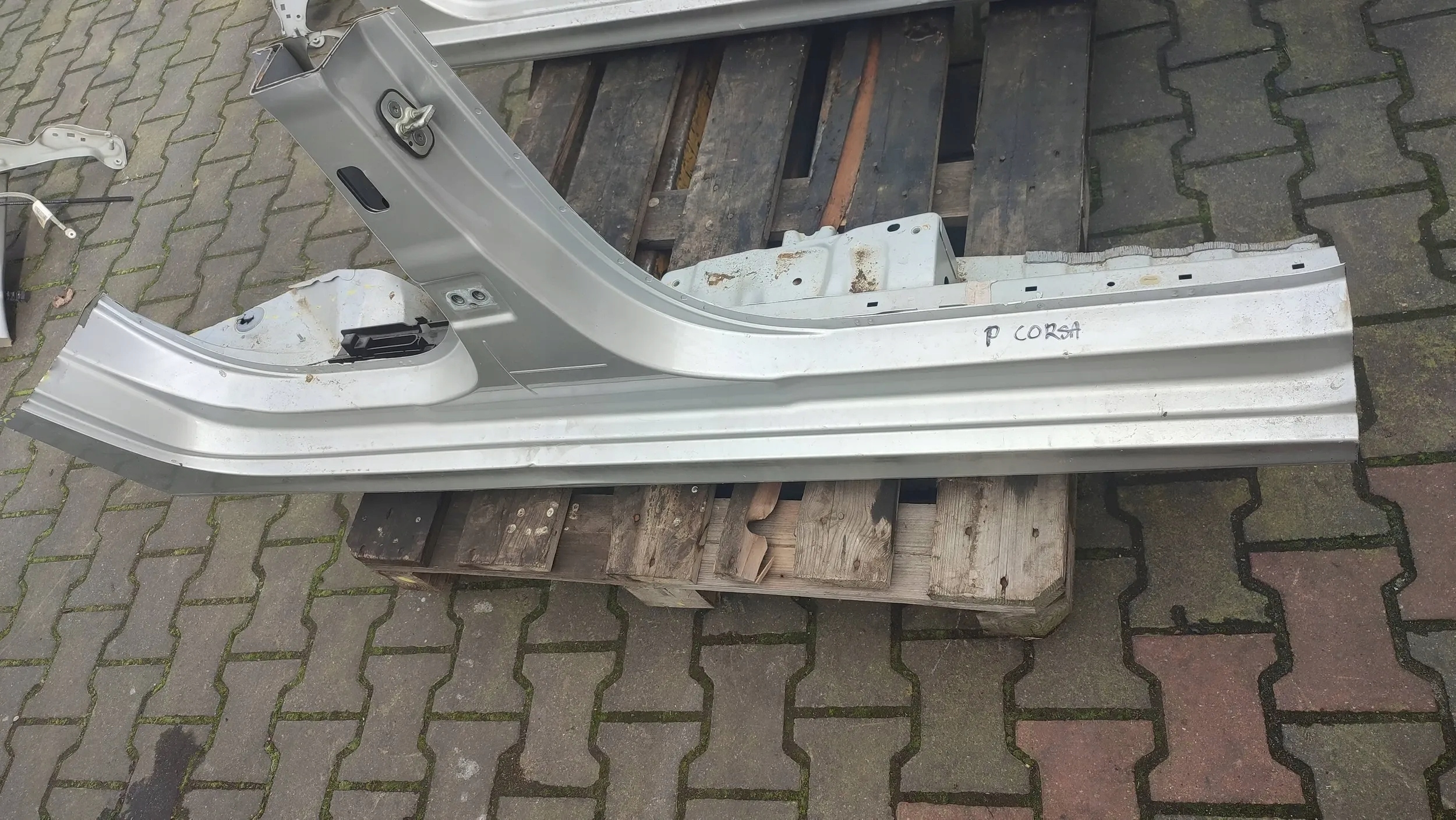 Opel Corsa F 2022 threshold right