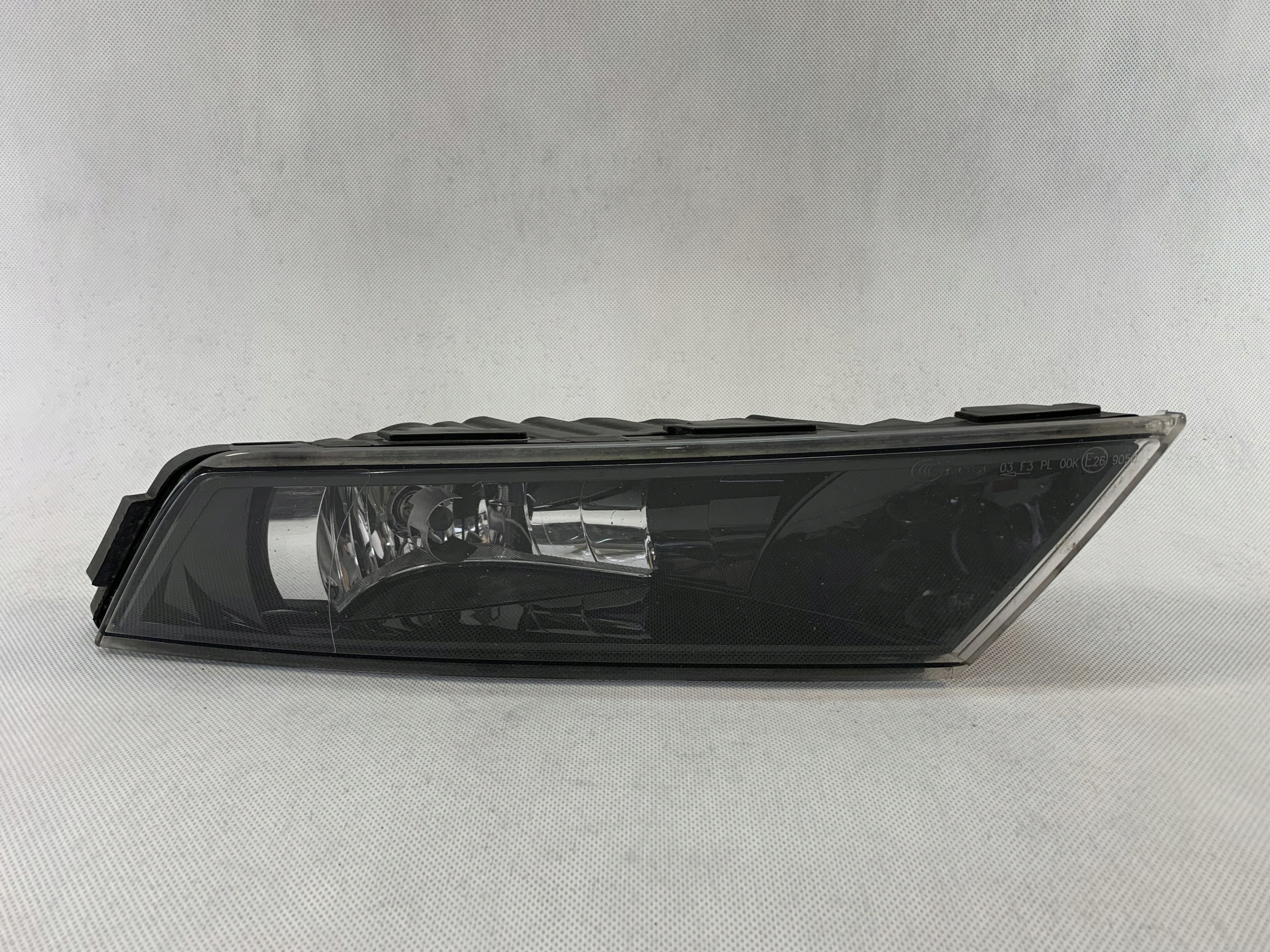 Nebelscheinwerfer rechts Skoda Superb 3 III 15-19r 3V0941700A 02.26