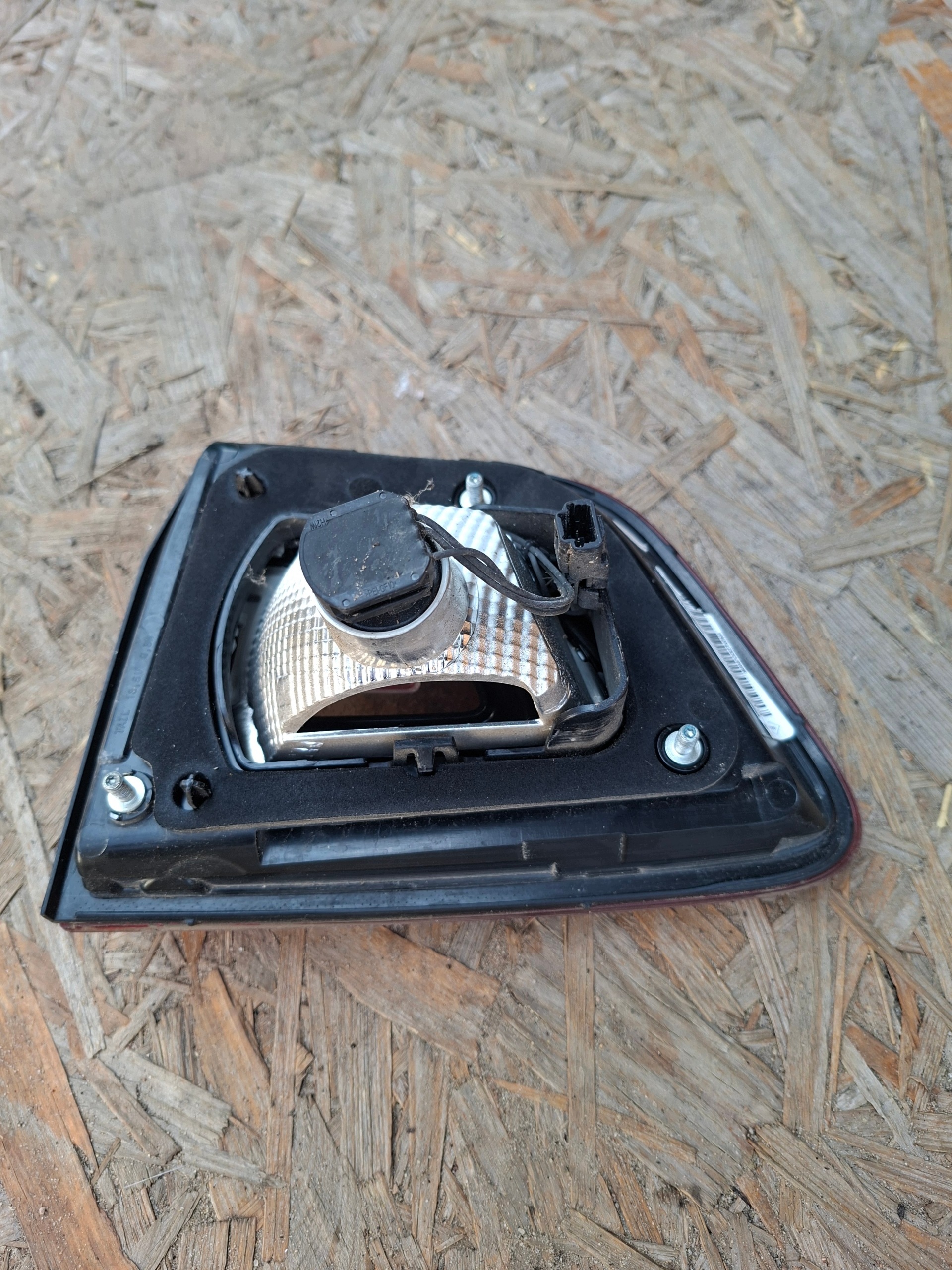 light rear left to the bonnet RENAULT KADJAR 2015- 90061332