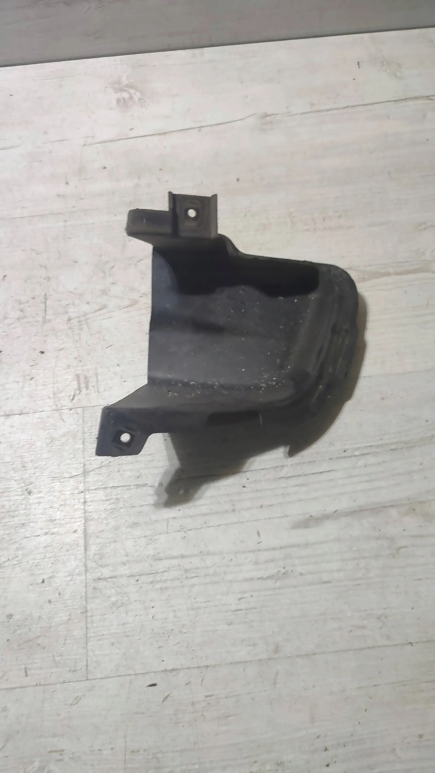 Jeep Cherokee 2015 right side intake / drain air of the intercooler