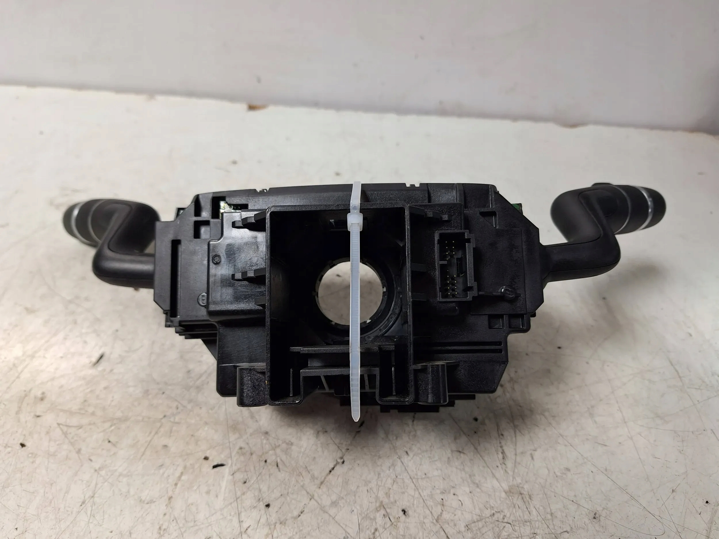 DEVIO LUCI TERGICRISTALLO TERGI DEVIO LUCI DEVIO J9C3-13N064-EB Jaguar E-Pace 17