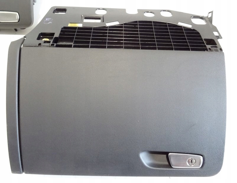 AUDI Q5 SCHOWEK PASAŻERA