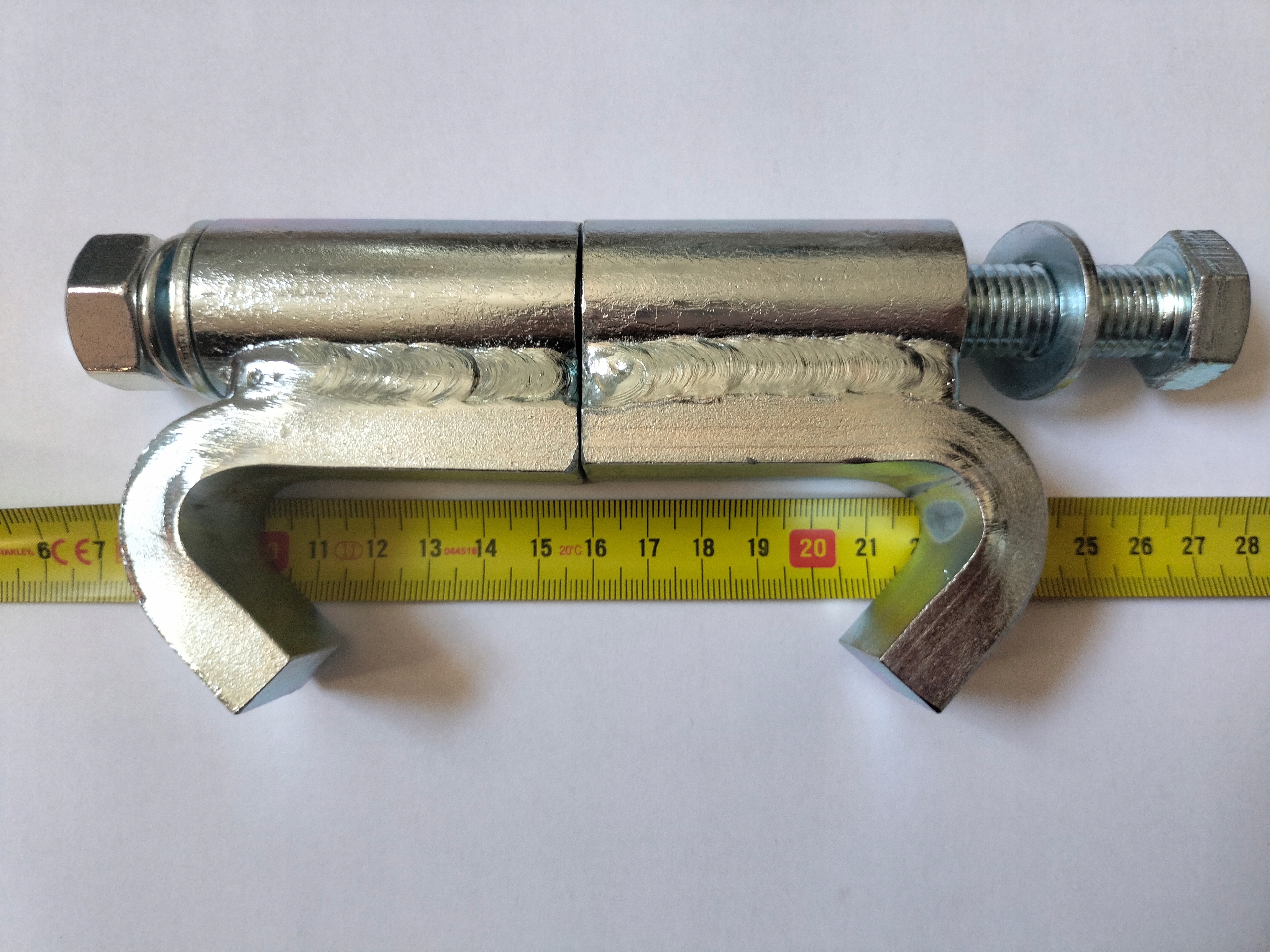 Śruba, potężny łącznik, solidny ściąg, uchwyt do kontenerów