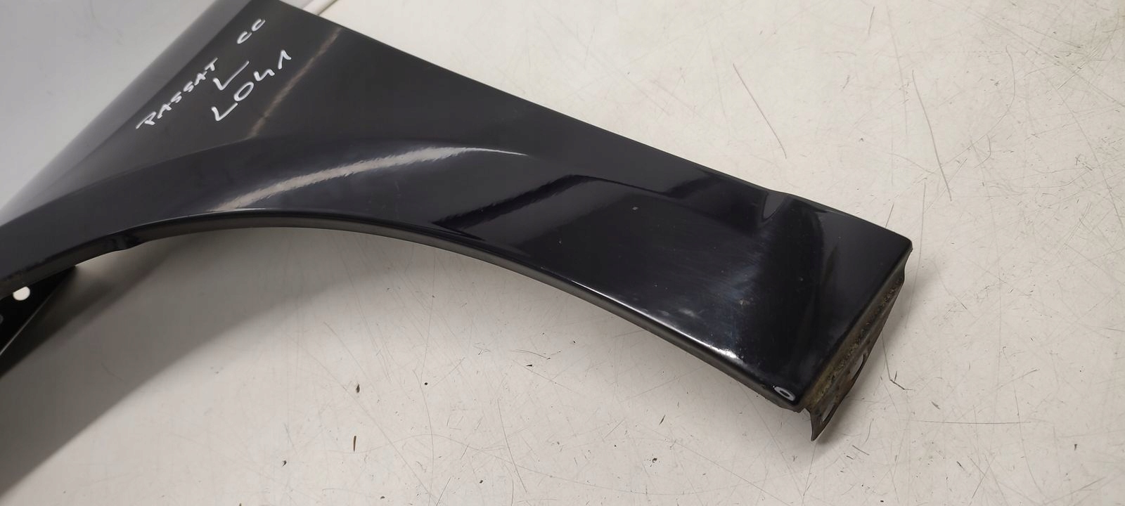 fender left front front VW Passat CC L041