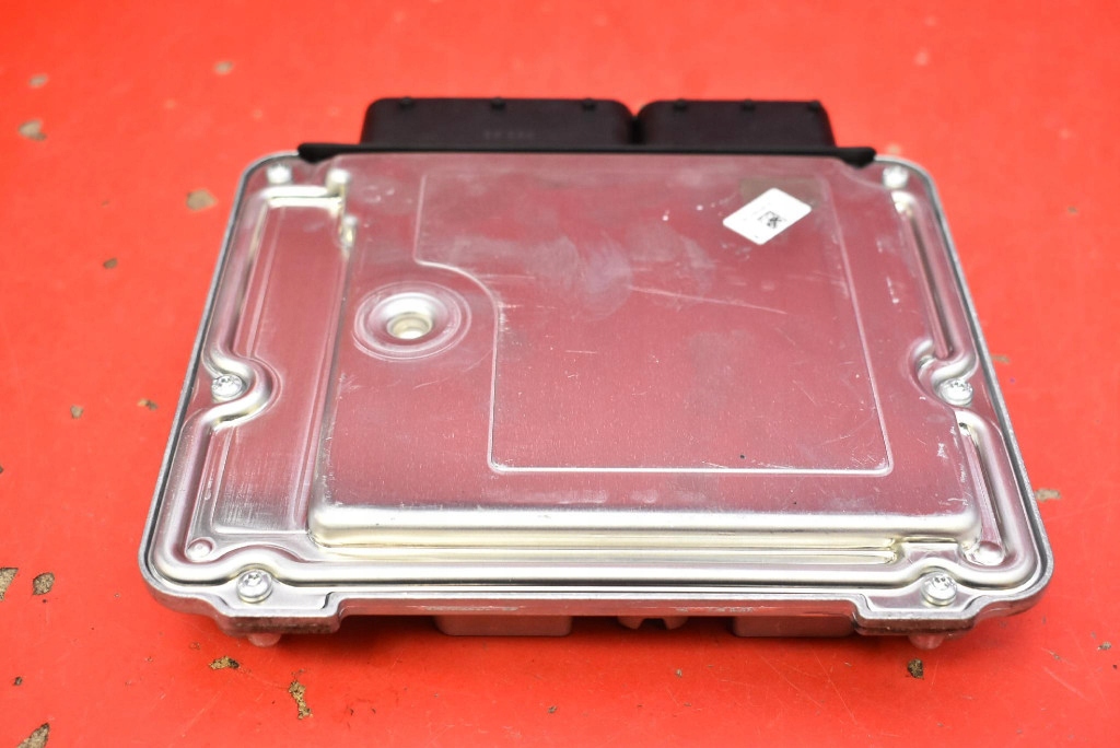 control unit computer of the engine 8573258 BMW F20 2.0 D 116 KM 11-15