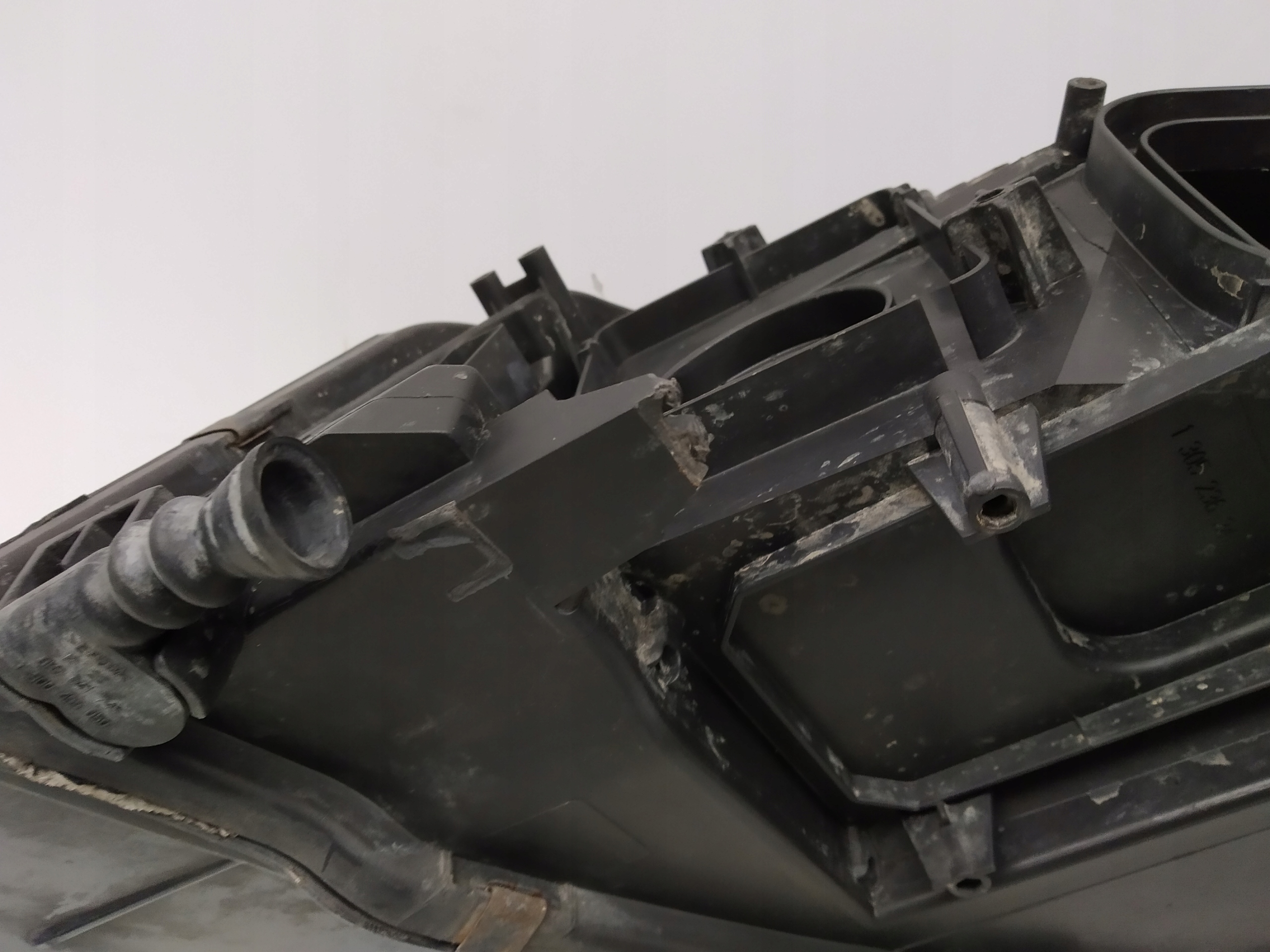 08-11r Audi A4 B8 reflektor light Bi Xenon right LE07A6164 before lift 8K0