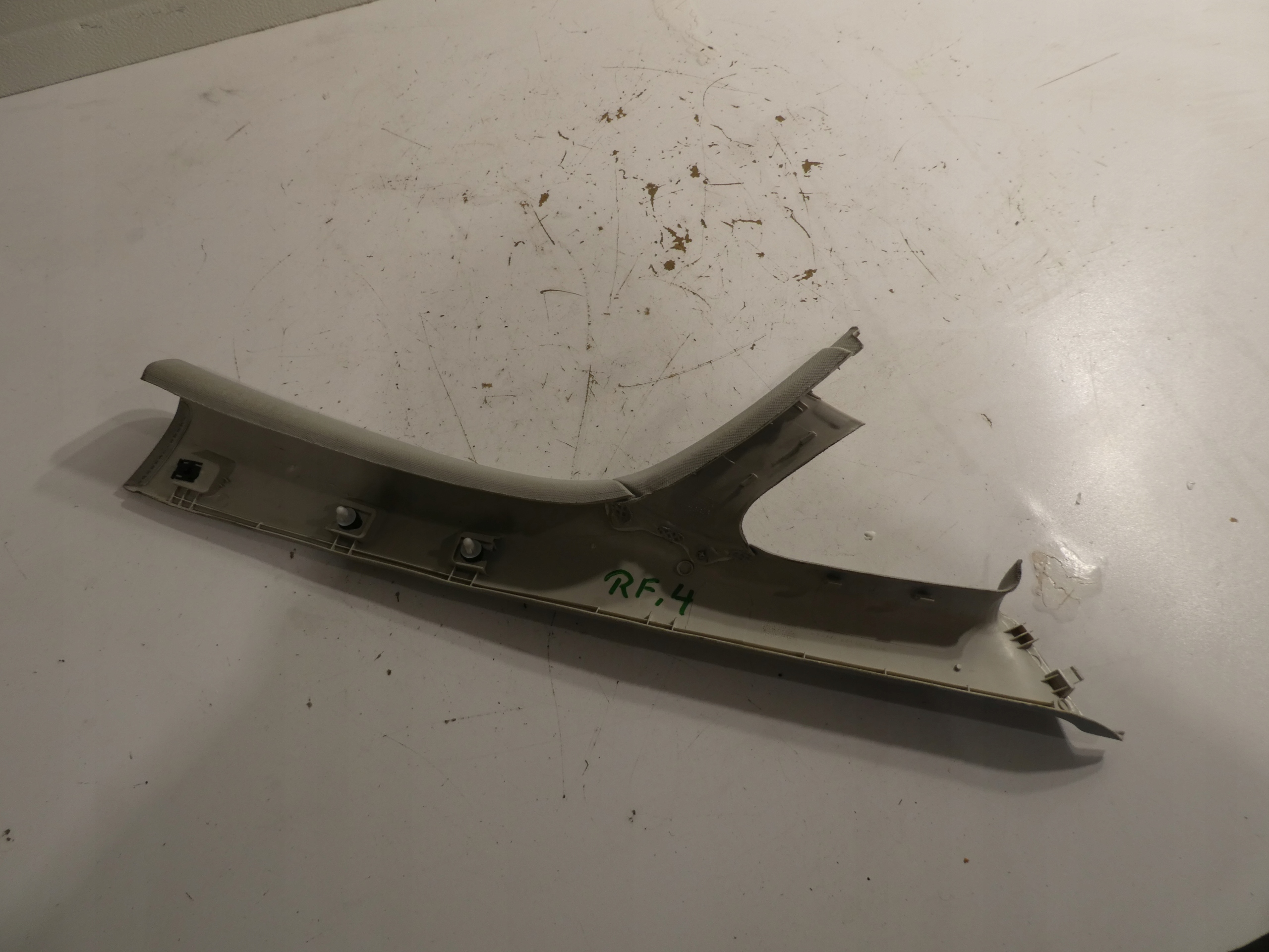 kryt SLUPKA předek VW GOLF plus 5M0867231