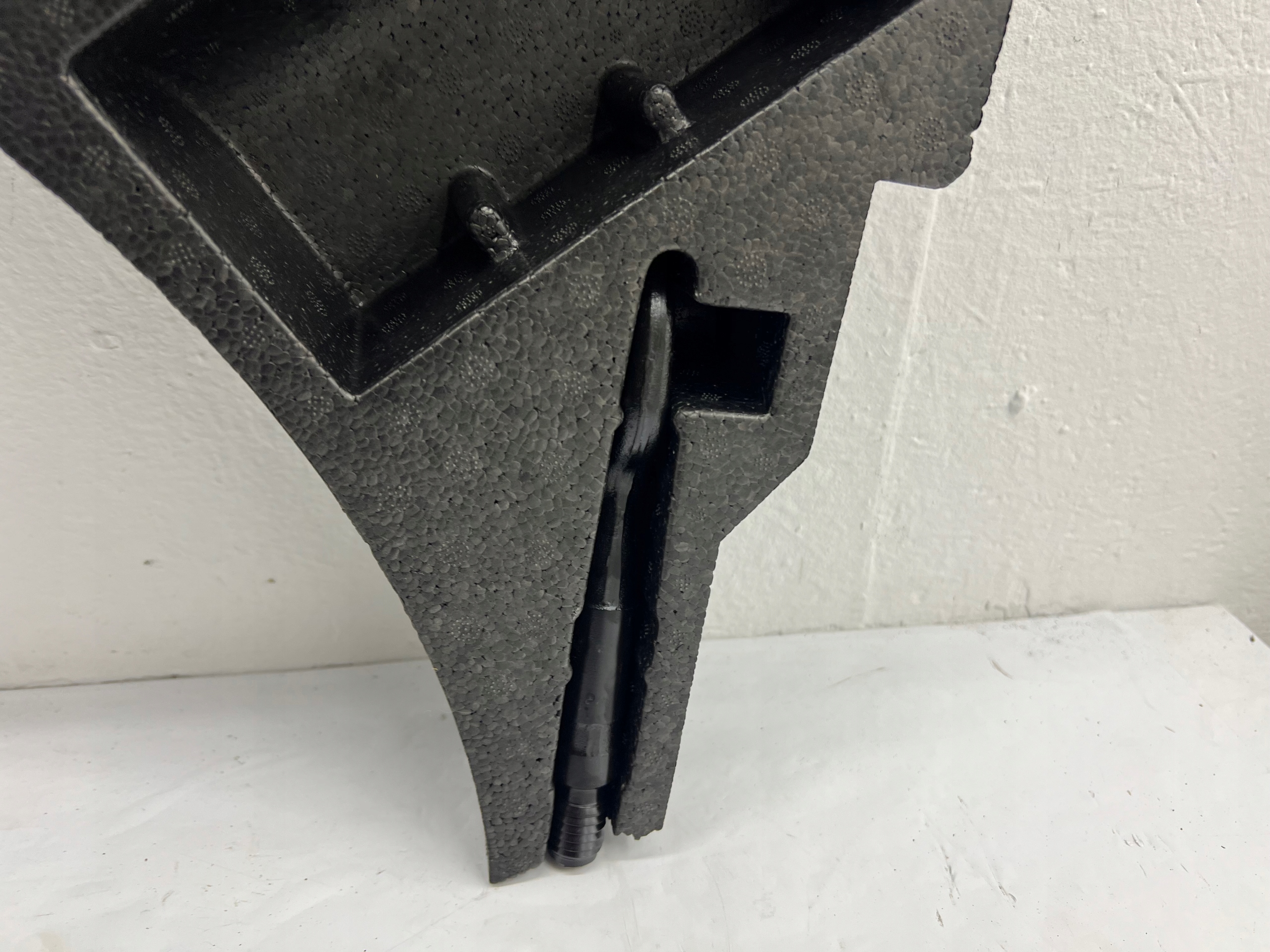 VW T-ROC 17-25R polystirene boot floor well 2GA012115B