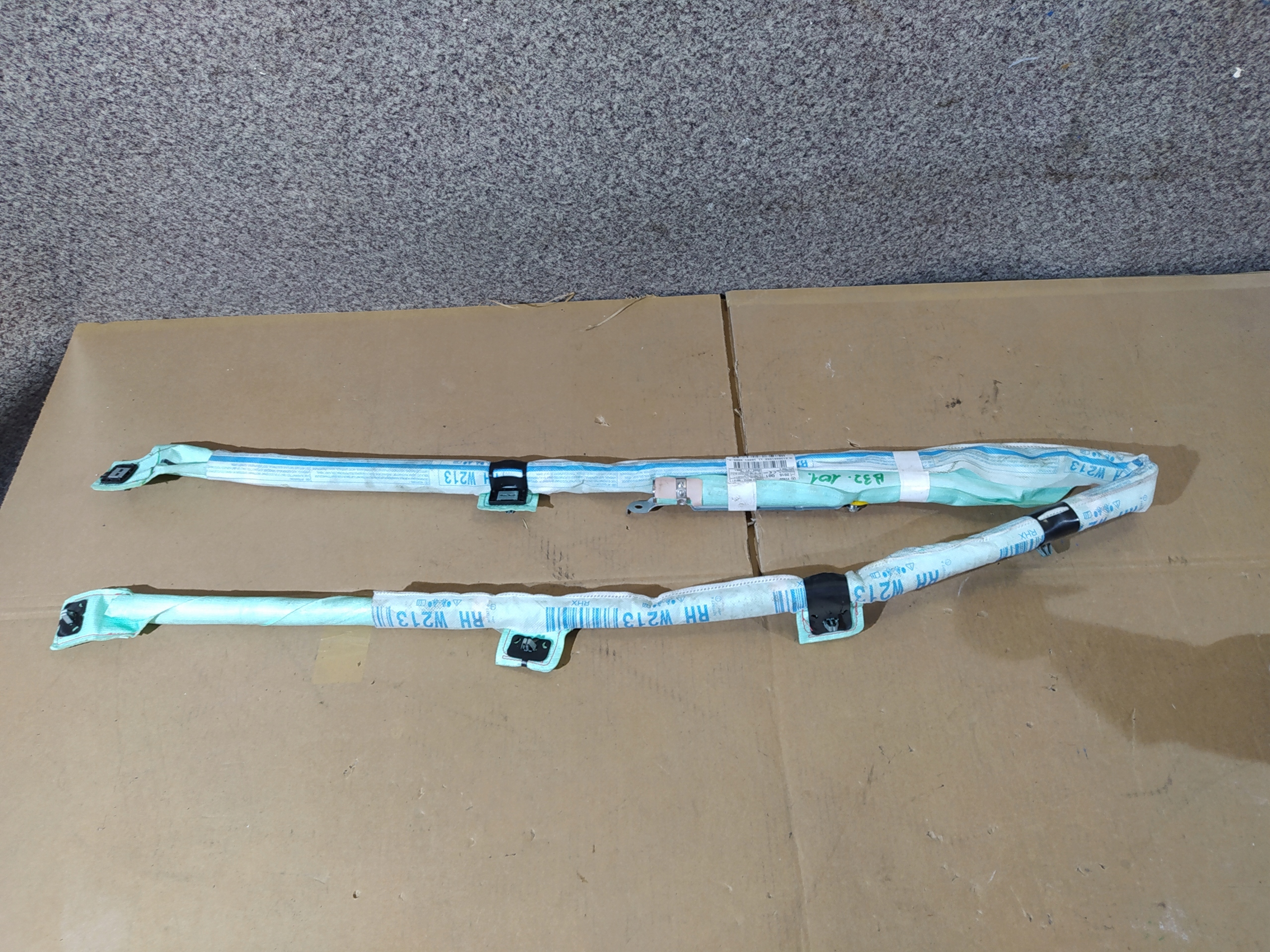 МЕРСЕДЕС Е В 213 ЗАНАВЕС ПРАВЫЙ 2138601002