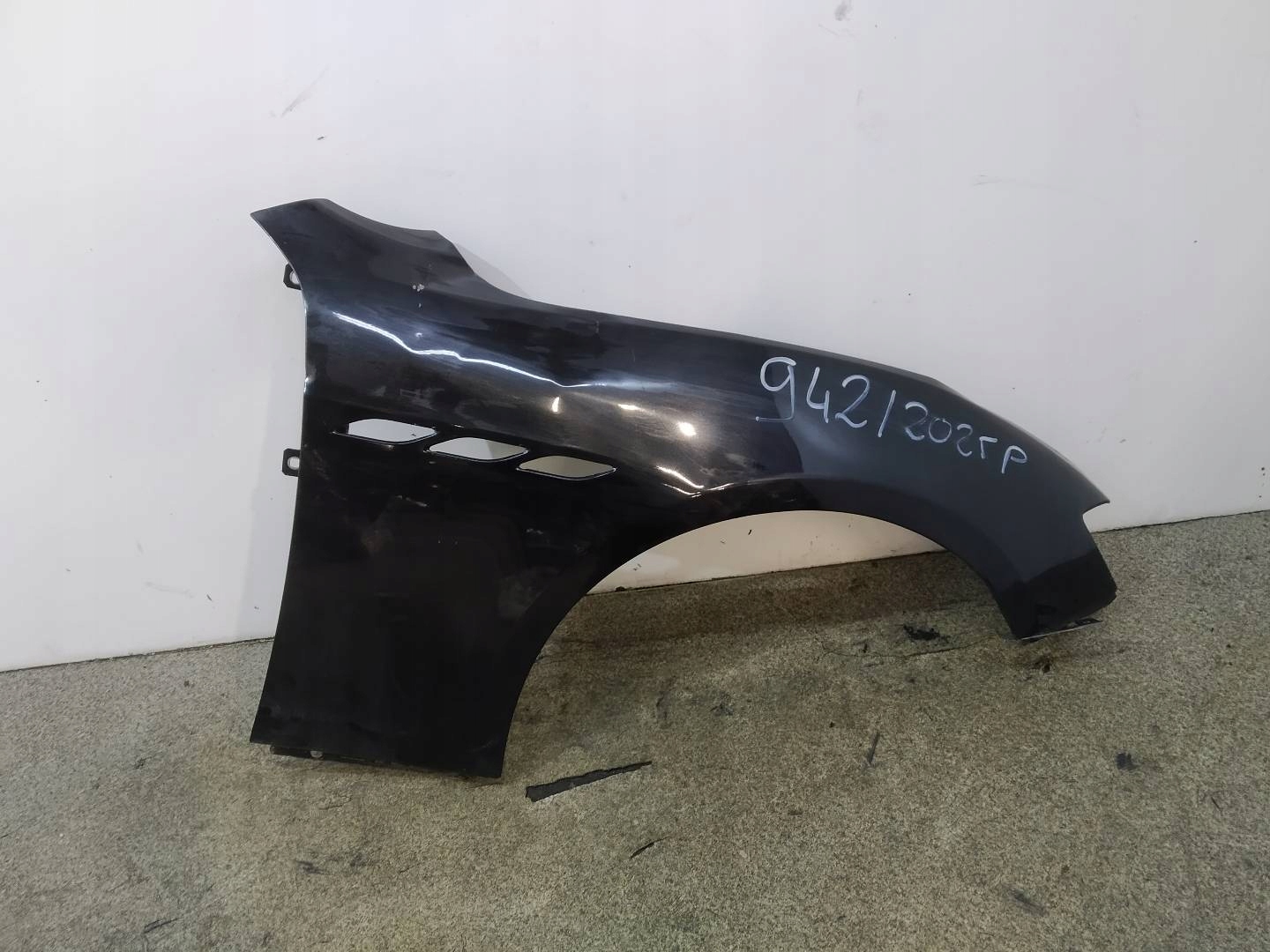 fender right front damaged Maserati Ghibli III (2013-2024)
