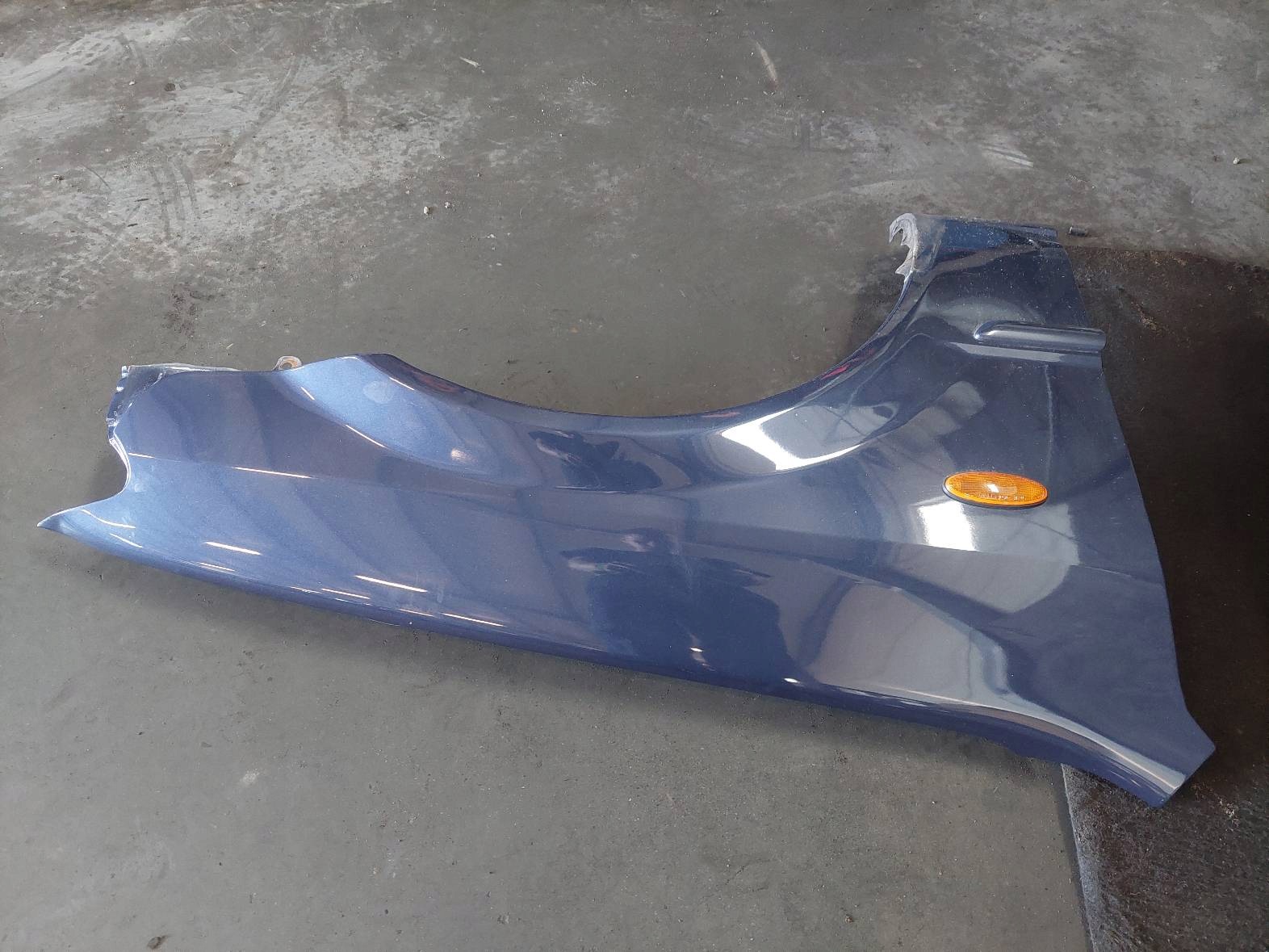 complete front bonnet bumper light fender MAZDA 323F BJ 22A