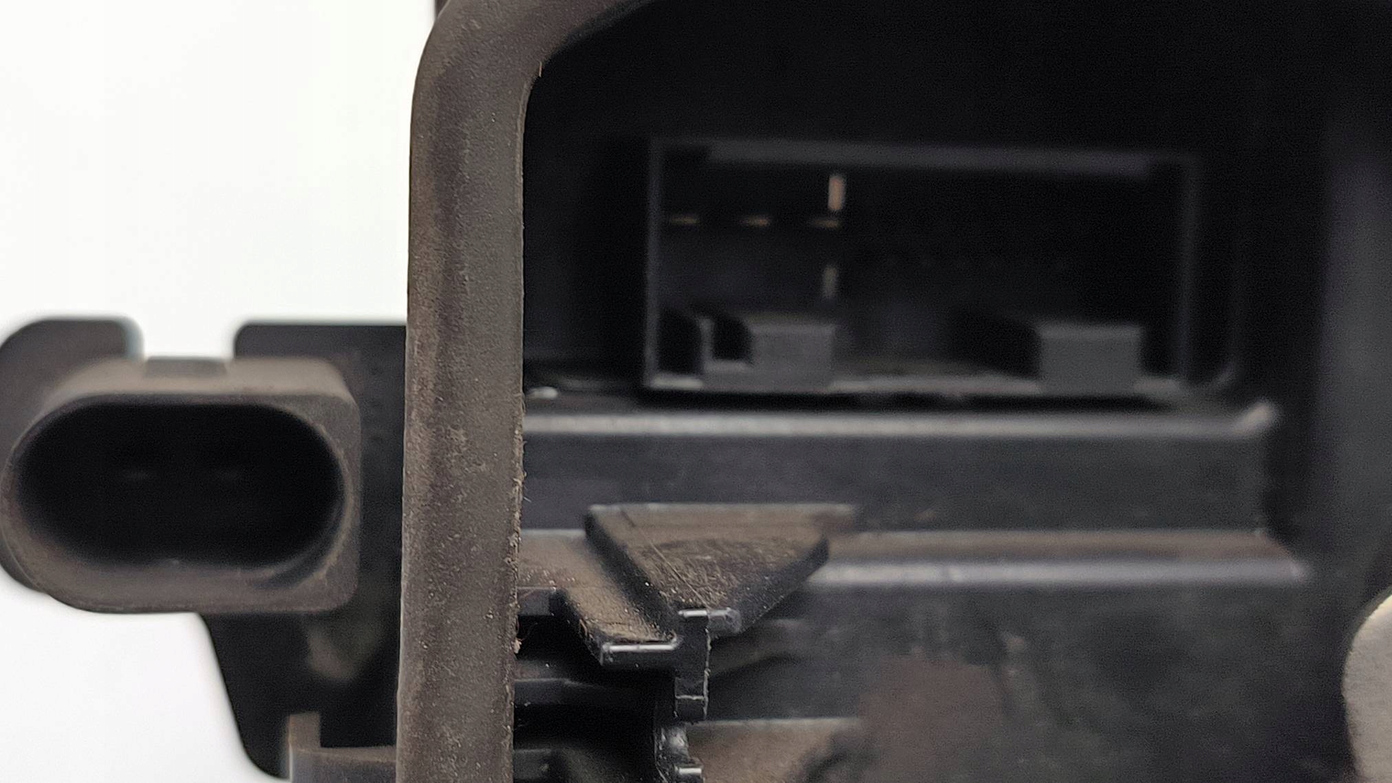 lock door right rear part 7012146 BMW E65 735I